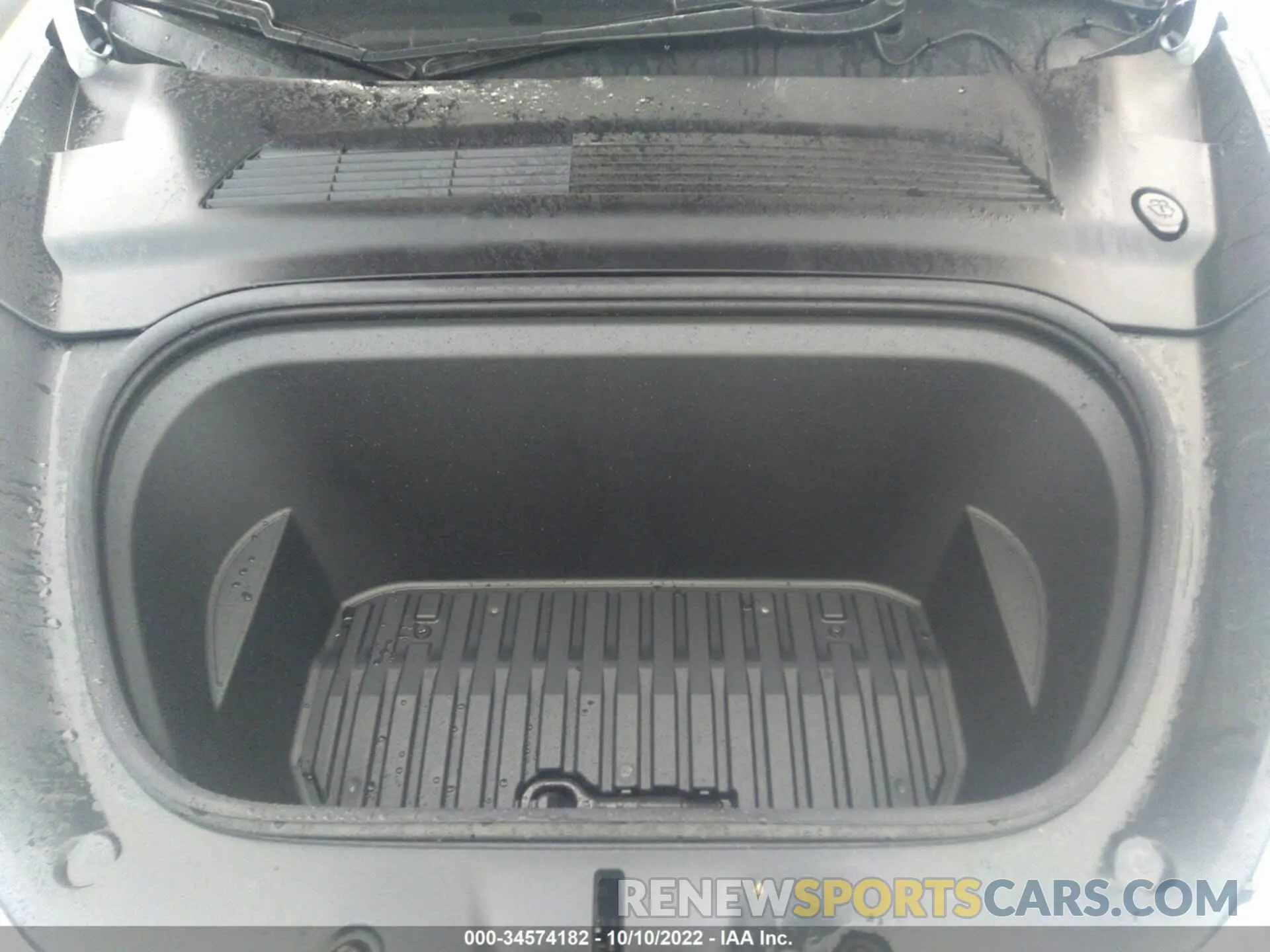 10 Photograph of a damaged car 5YJYGDEE1LF058683 TESLA MODEL Y 2020