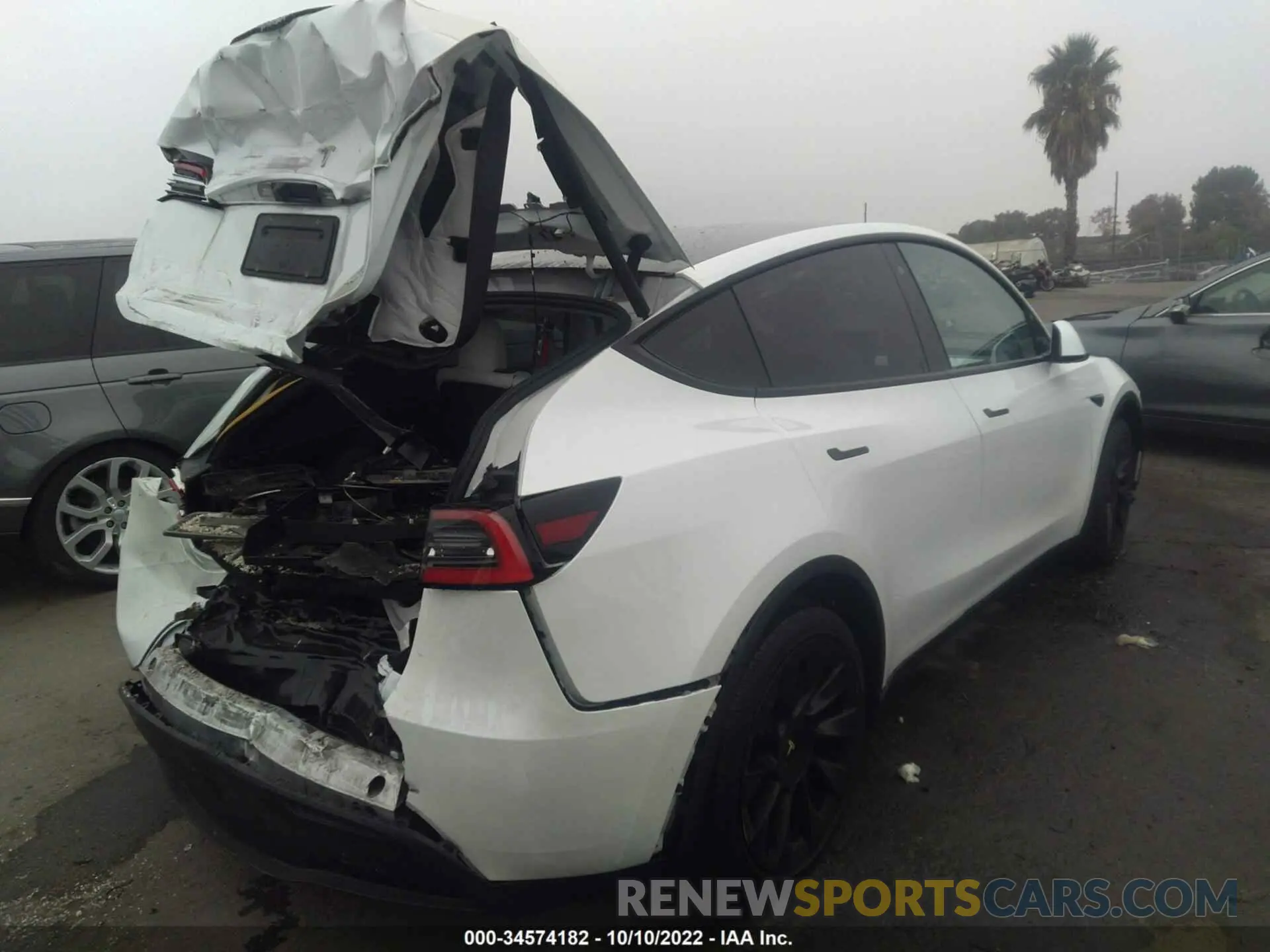 4 Photograph of a damaged car 5YJYGDEE1LF058683 TESLA MODEL Y 2020