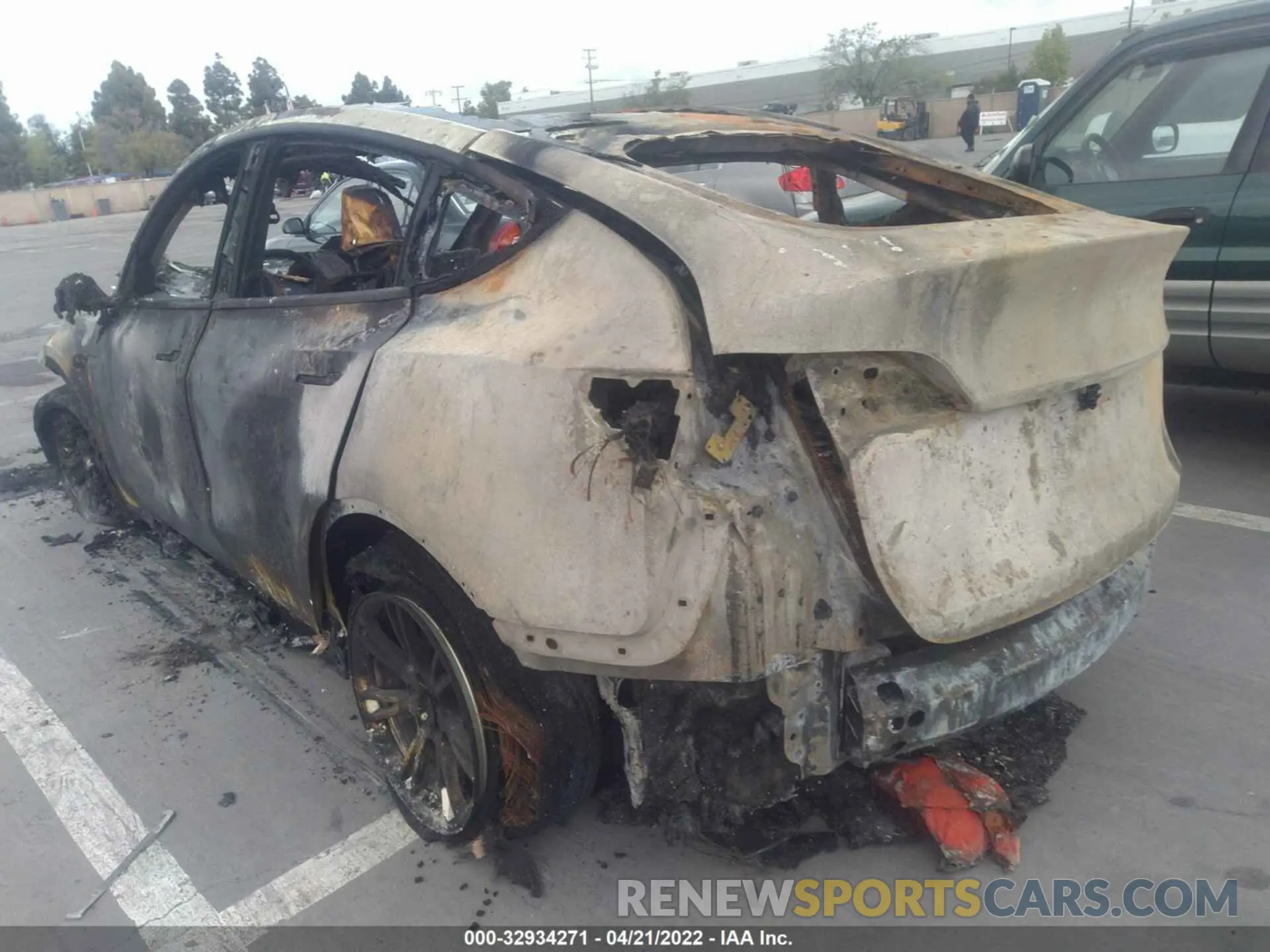 3 Photograph of a damaged car 5YJYGDEE2LF015423 TESLA MODEL Y 2020