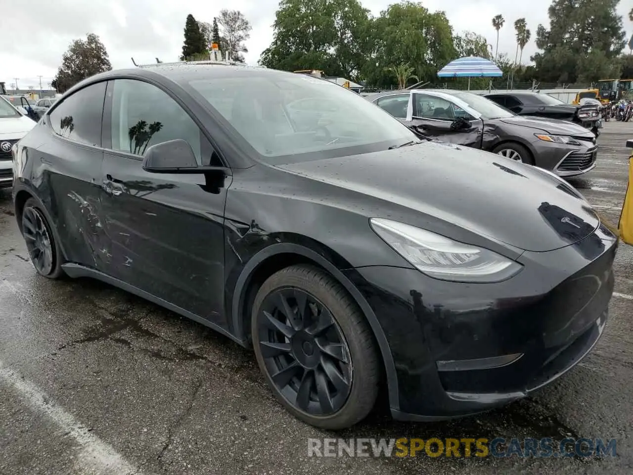 4 Фотография поврежденного автомобиля 5YJYGDEE2LF018466 TESLA MODEL Y 2020