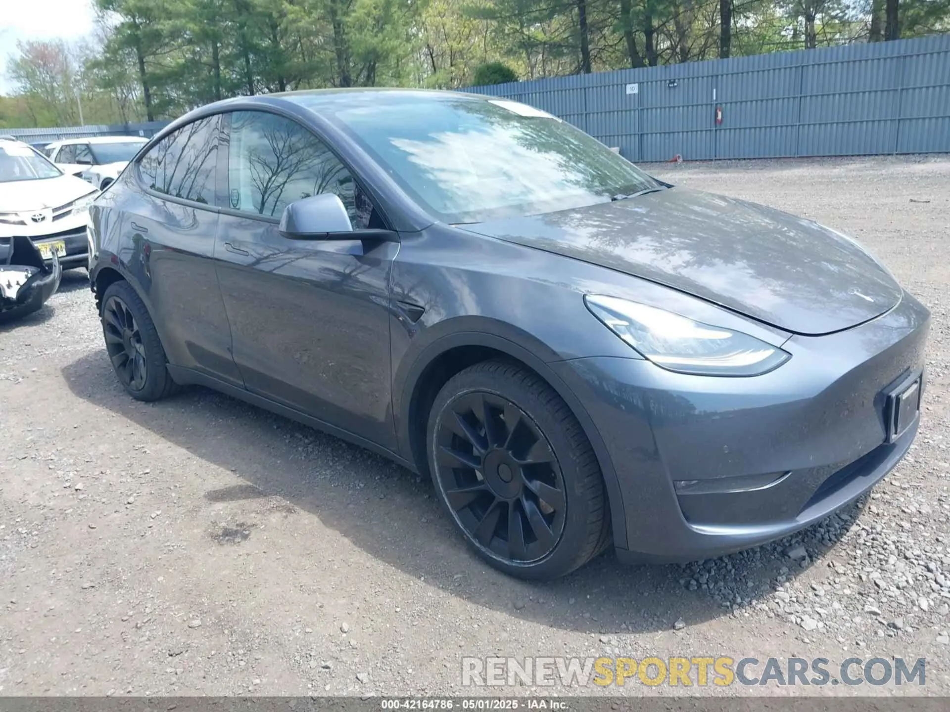 1 Photograph of a damaged car 5YJYGDEE2LF029385 TESLA MODEL Y 2020