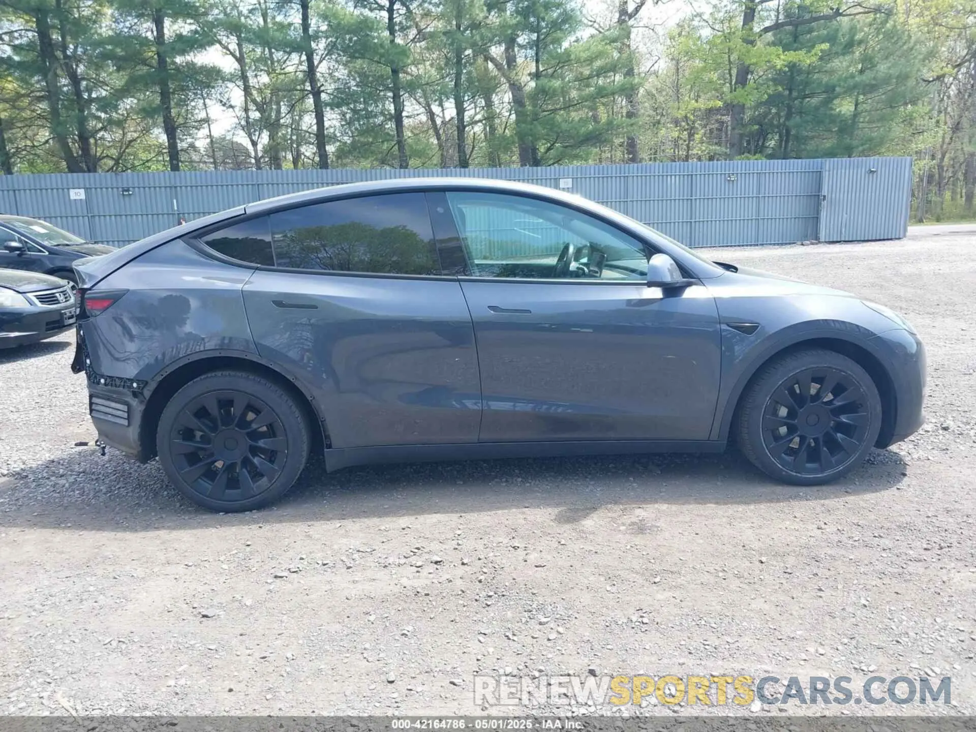 13 Photograph of a damaged car 5YJYGDEE2LF029385 TESLA MODEL Y 2020