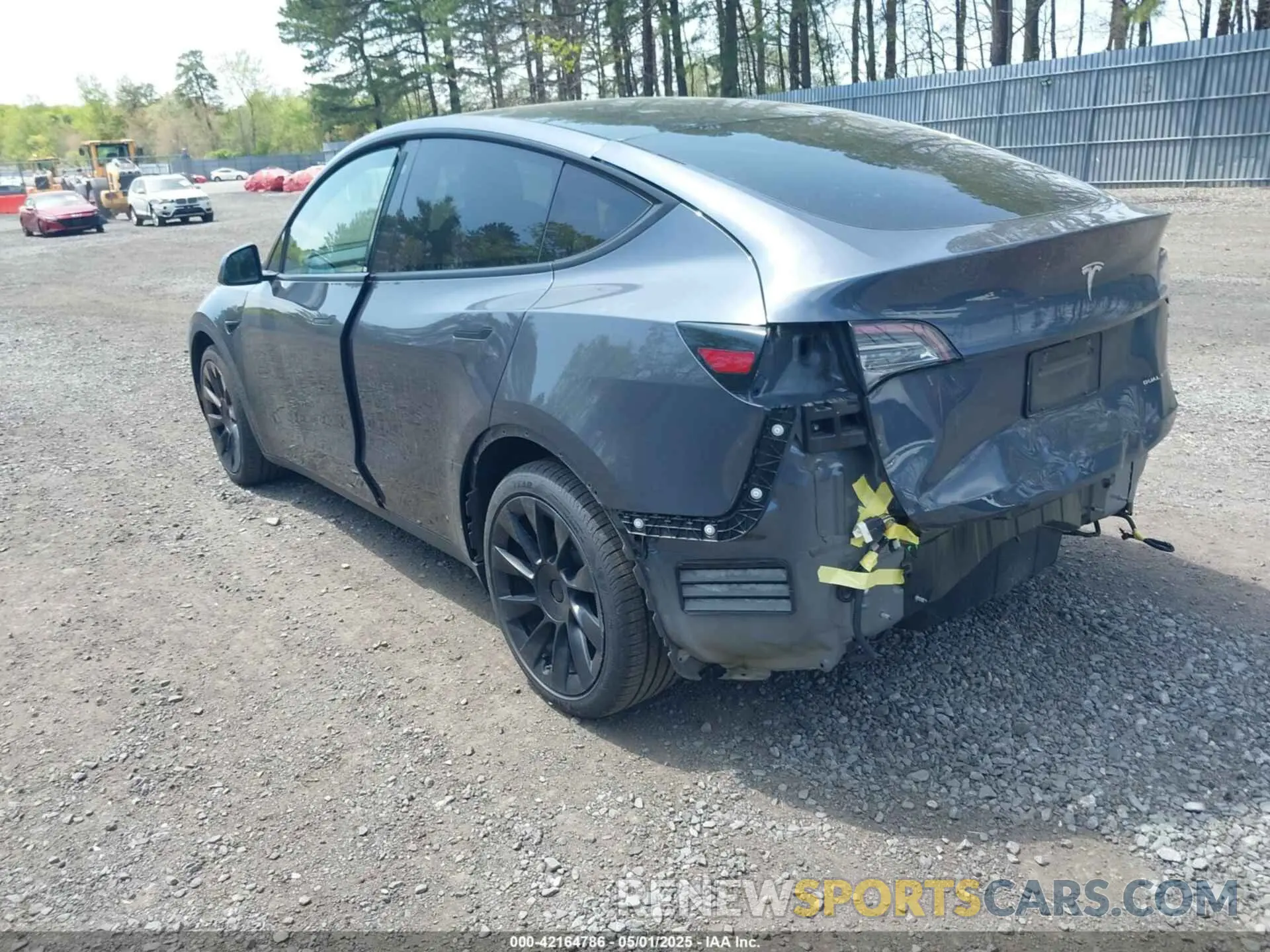 3 Photograph of a damaged car 5YJYGDEE2LF029385 TESLA MODEL Y 2020