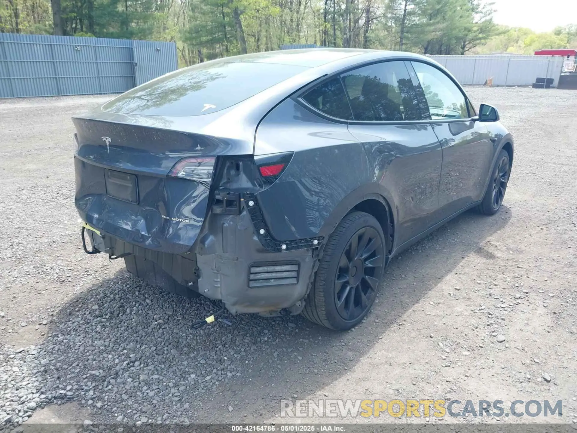 4 Photograph of a damaged car 5YJYGDEE2LF029385 TESLA MODEL Y 2020