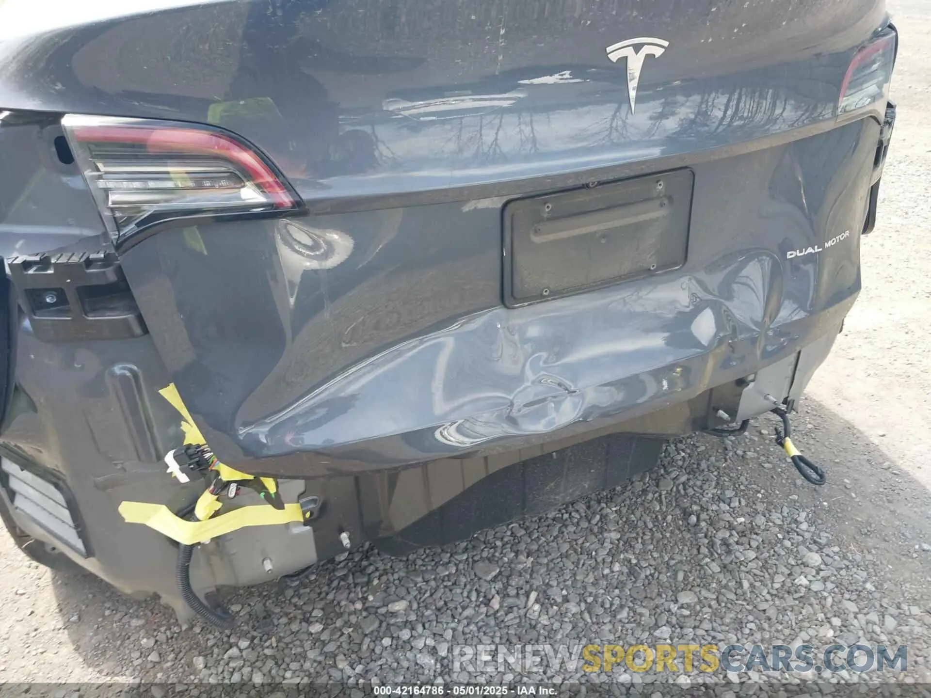 6 Photograph of a damaged car 5YJYGDEE2LF029385 TESLA MODEL Y 2020
