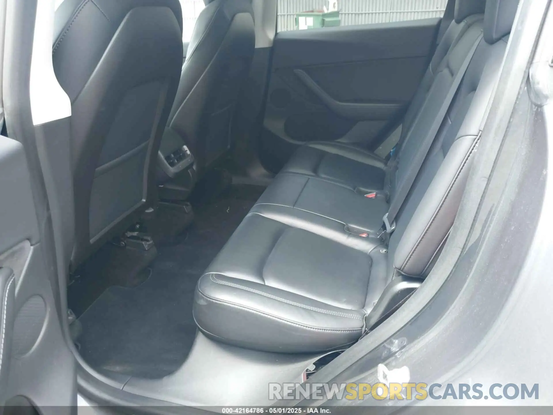 8 Photograph of a damaged car 5YJYGDEE2LF029385 TESLA MODEL Y 2020