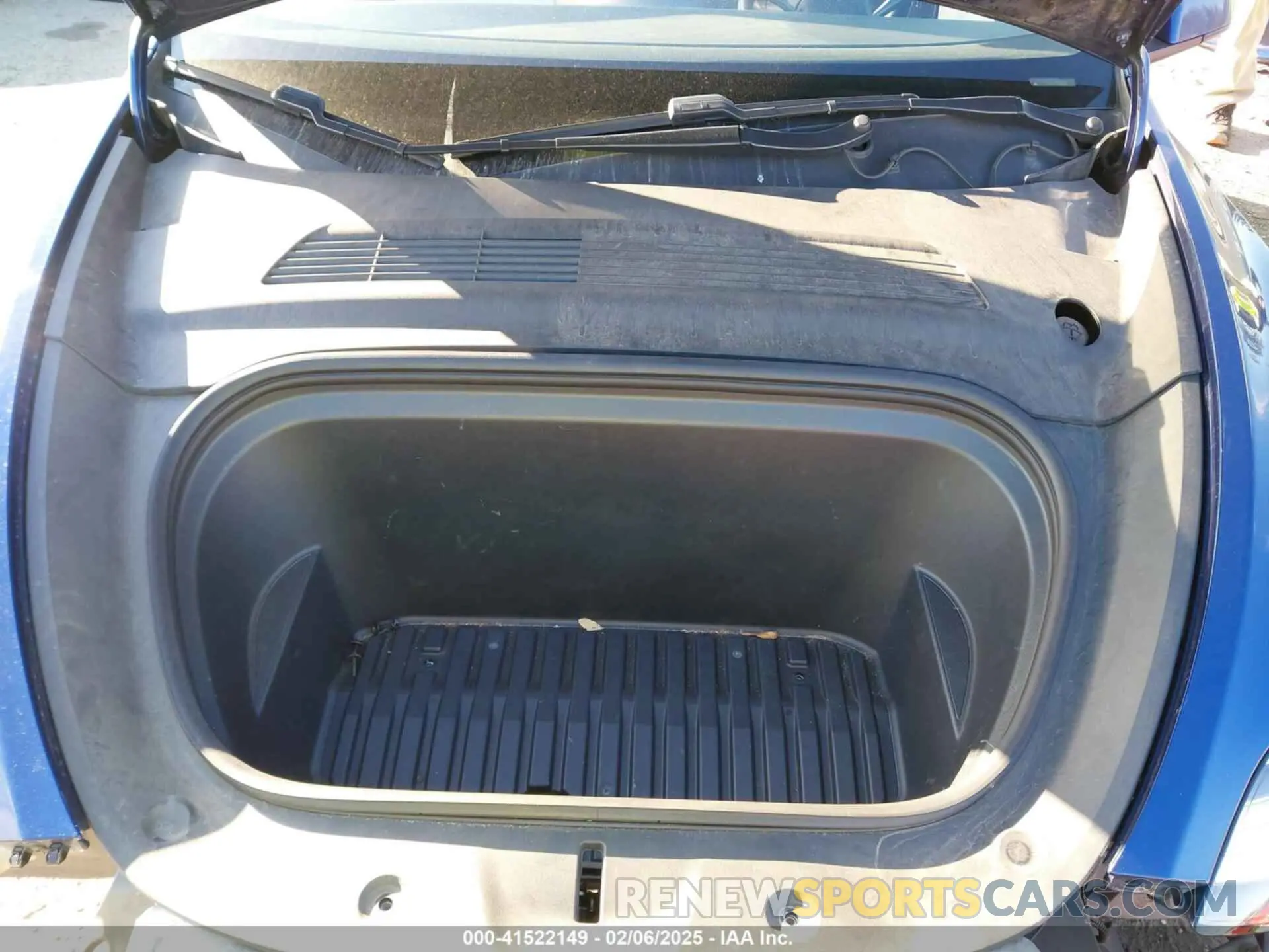 10 Photograph of a damaged car 5YJYGDEE2LF031136 TESLA MODEL Y 2020