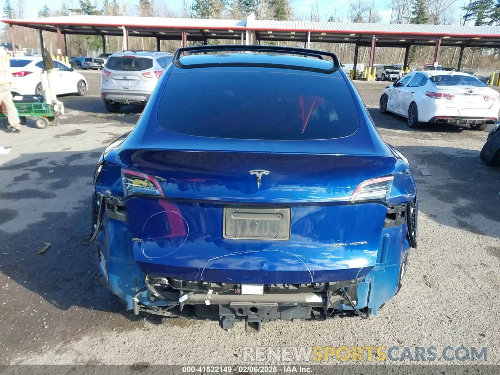 17 Photograph of a damaged car 5YJYGDEE2LF031136 TESLA MODEL Y 2020