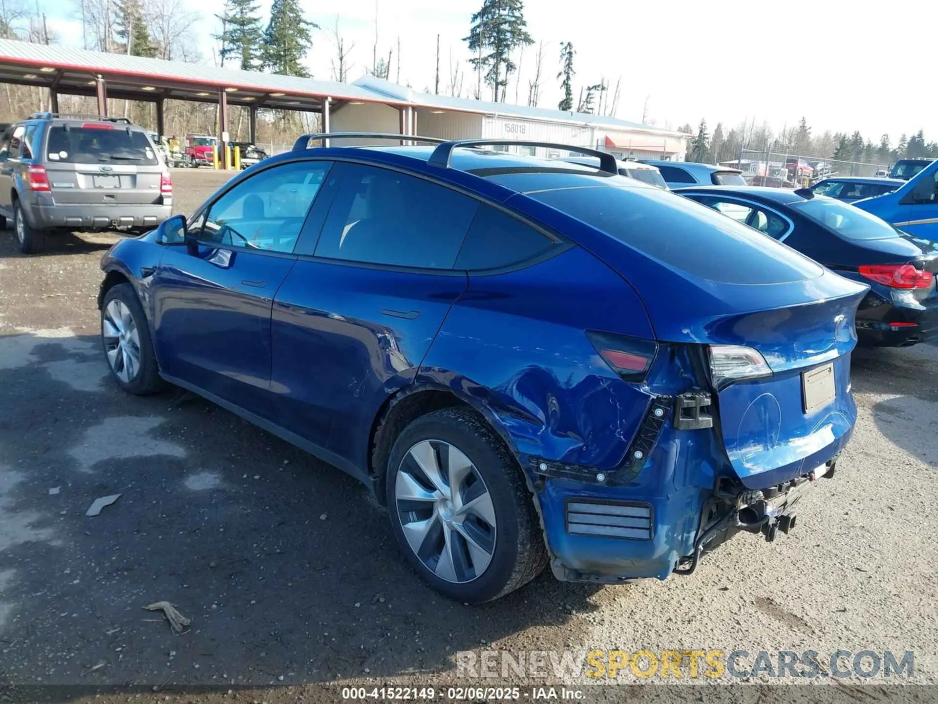 3 Photograph of a damaged car 5YJYGDEE2LF031136 TESLA MODEL Y 2020