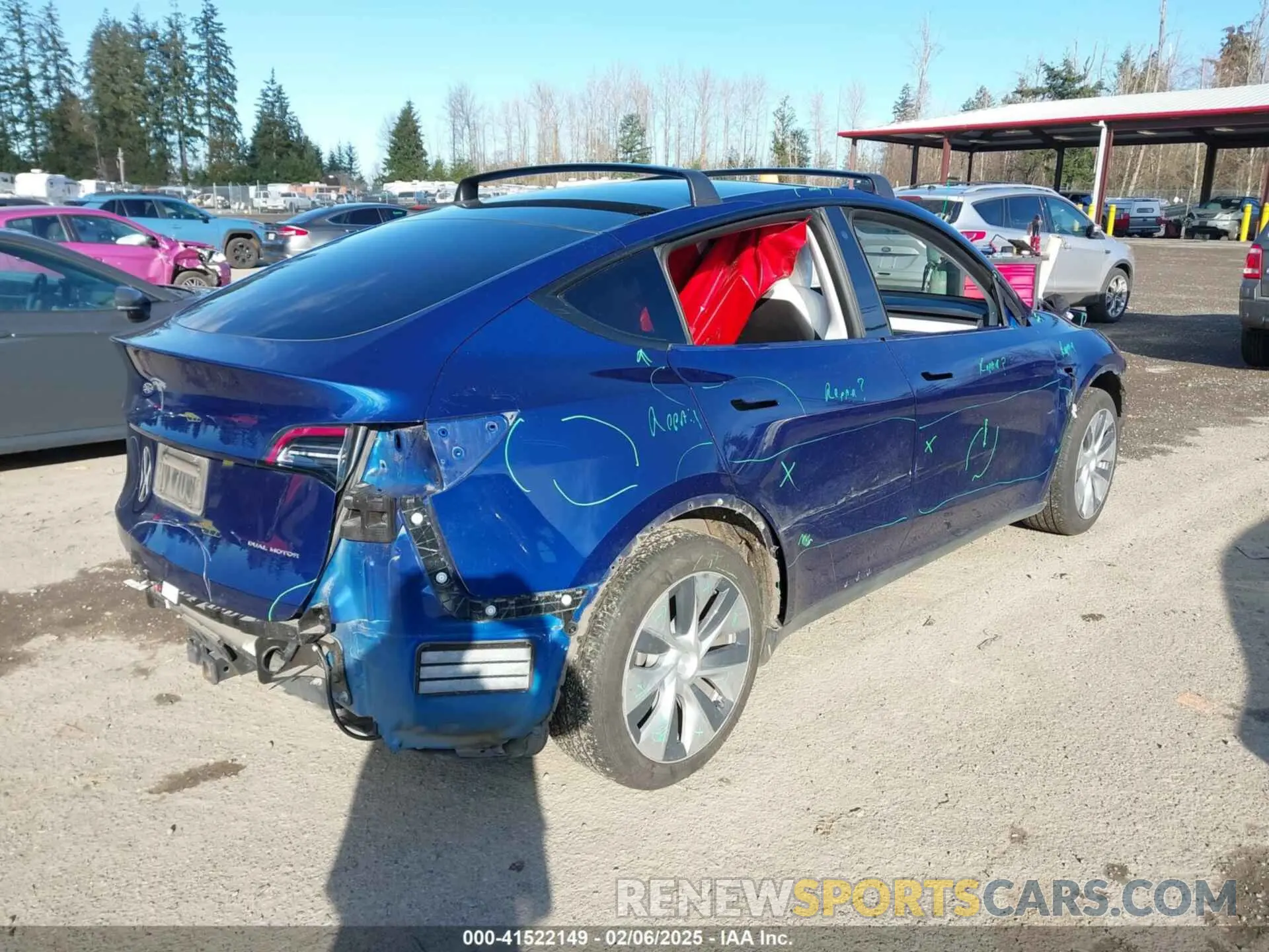 4 Photograph of a damaged car 5YJYGDEE2LF031136 TESLA MODEL Y 2020