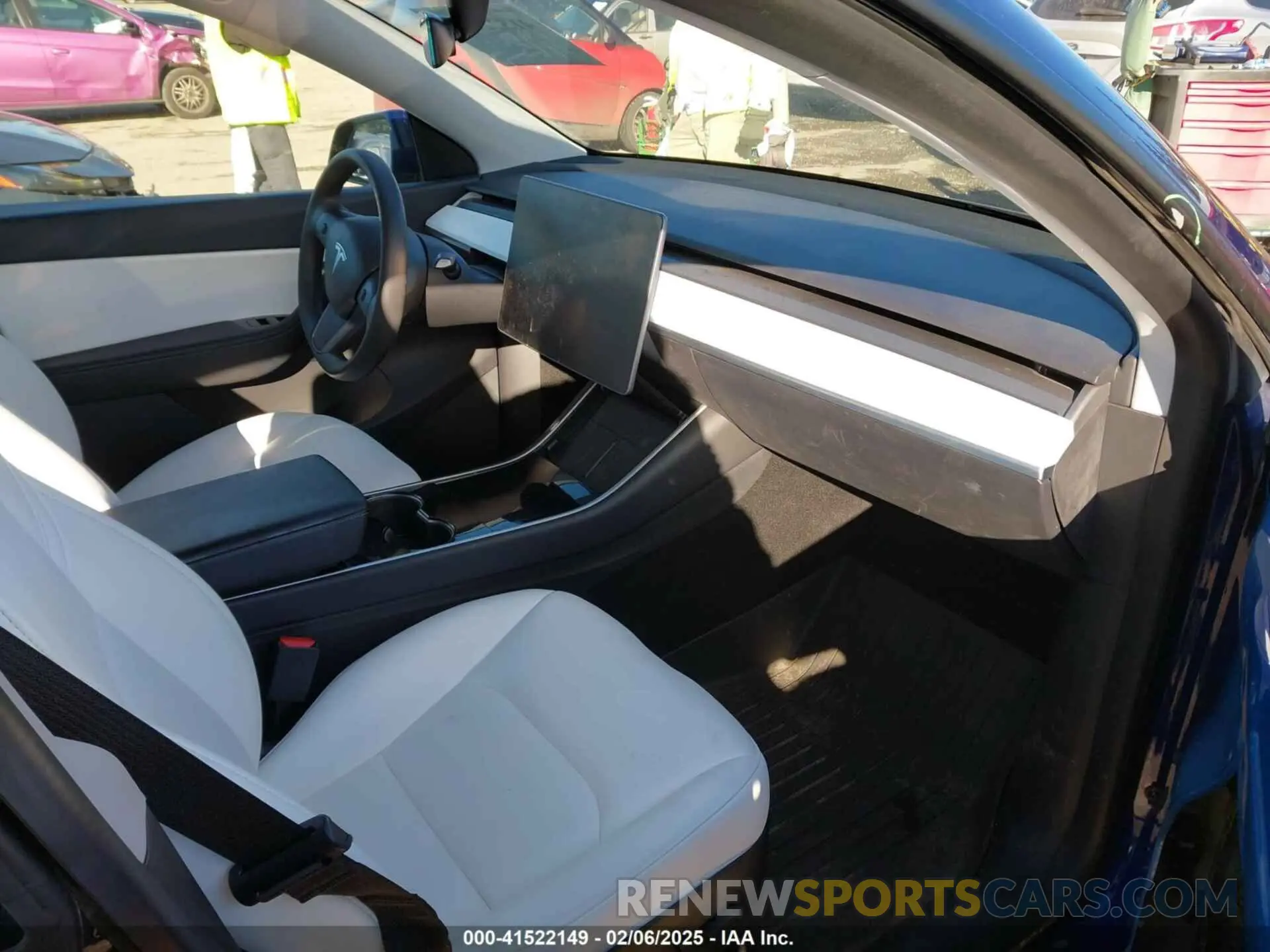 5 Photograph of a damaged car 5YJYGDEE2LF031136 TESLA MODEL Y 2020