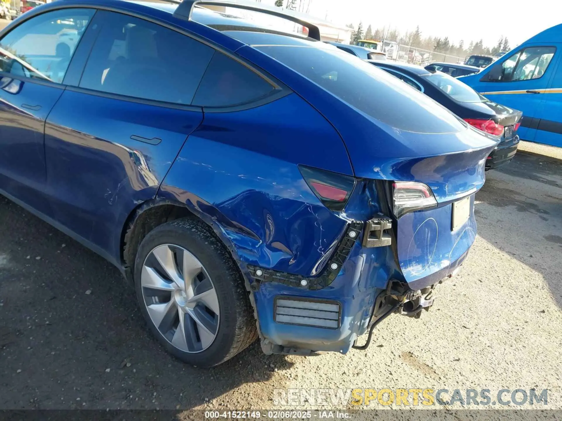 6 Photograph of a damaged car 5YJYGDEE2LF031136 TESLA MODEL Y 2020