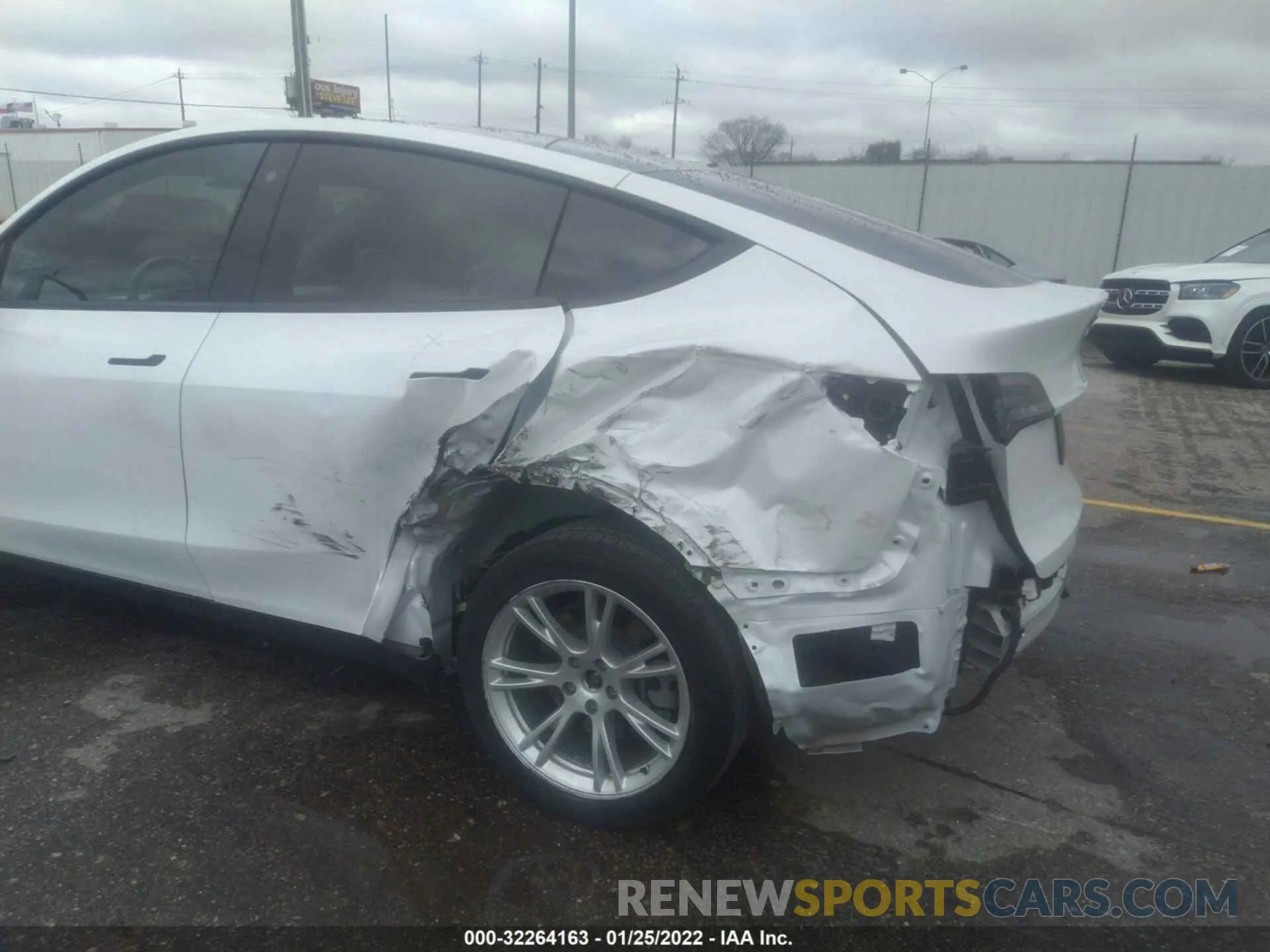 6 Photograph of a damaged car 5YJYGDEE2LF036353 TESLA MODEL Y 2020