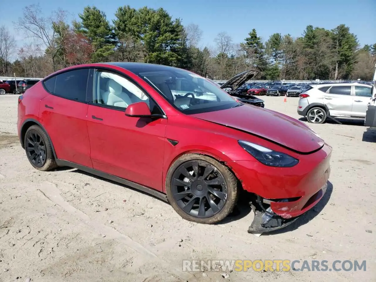 4 Photograph of a damaged car 5YJYGDEE2LF040404 TESLA MODEL Y 2020