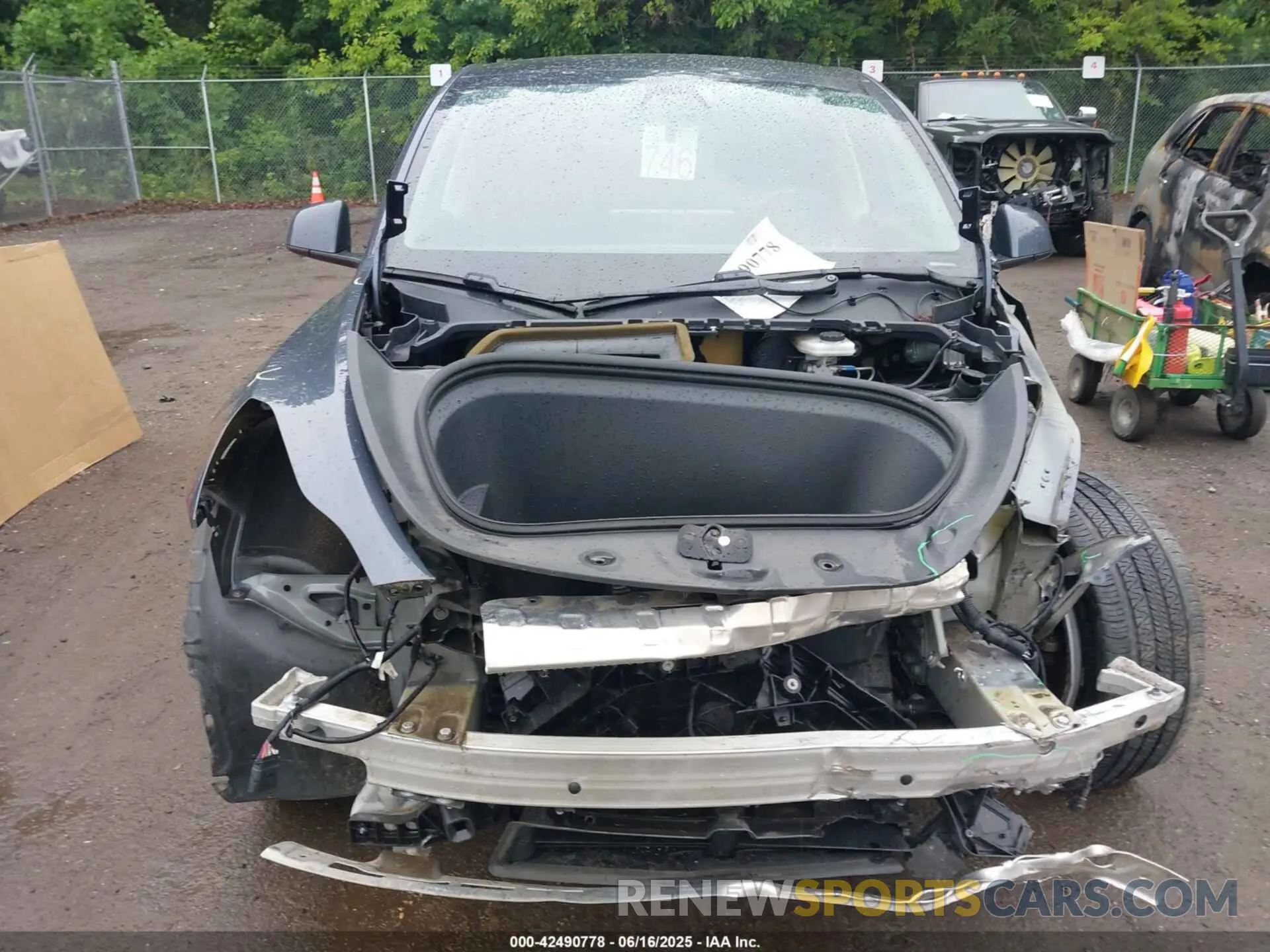 13 Фотография поврежденного автомобиля 5YJYGDEE2LF048017 TESLA MODEL Y 2020