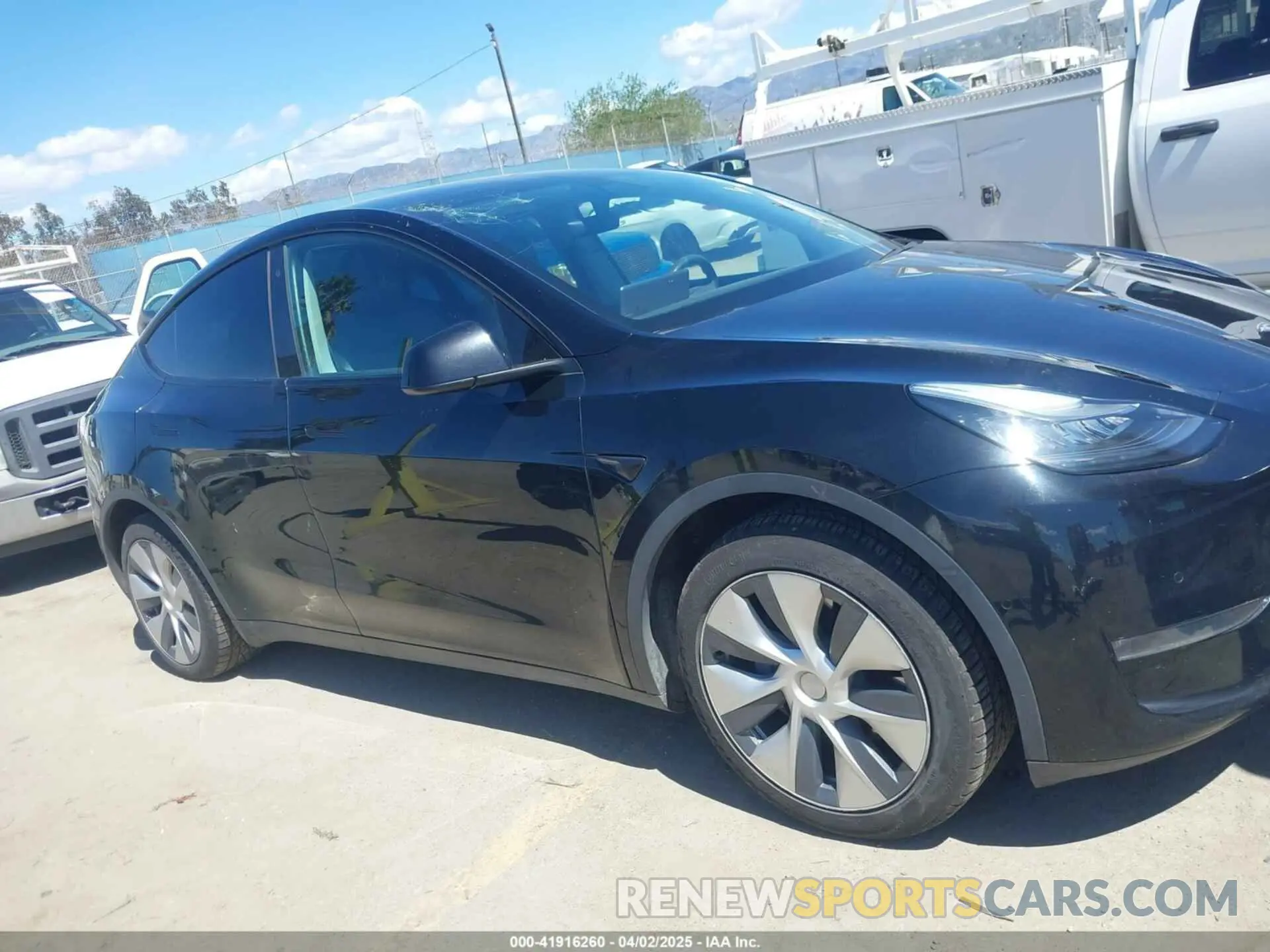 13 Photograph of a damaged car 5YJYGDEE2LF059177 TESLA MODEL Y 2020