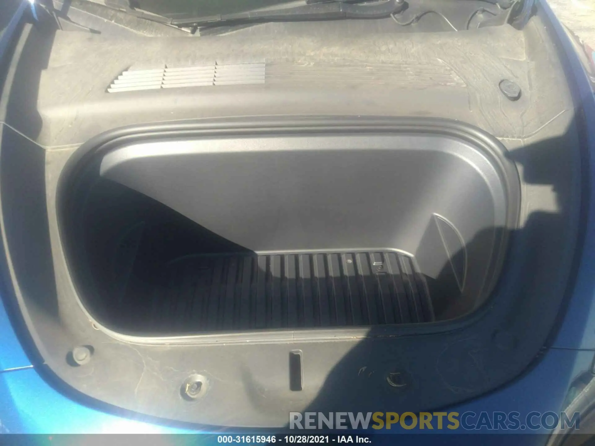 10 Photograph of a damaged car 5YJYGDEE3LF023367 TESLA MODEL Y 2020