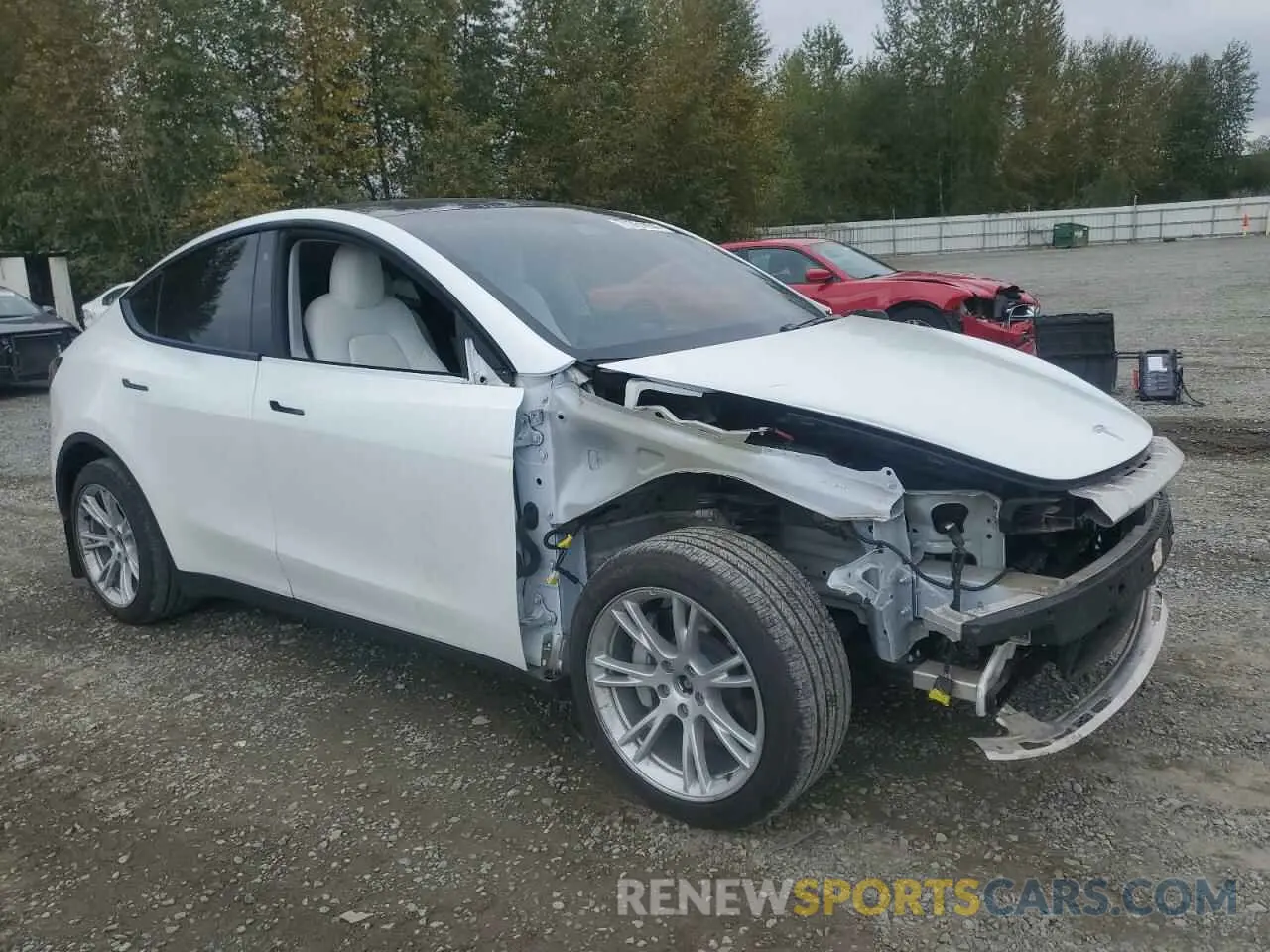 4 Photograph of a damaged car 5YJYGDEE3LF023935 TESLA MODEL Y 2020