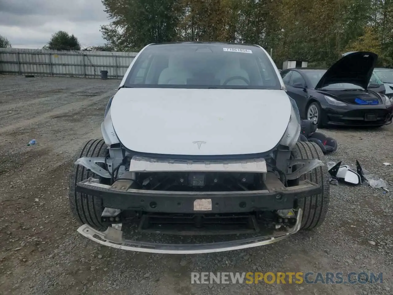 5 Photograph of a damaged car 5YJYGDEE3LF023935 TESLA MODEL Y 2020