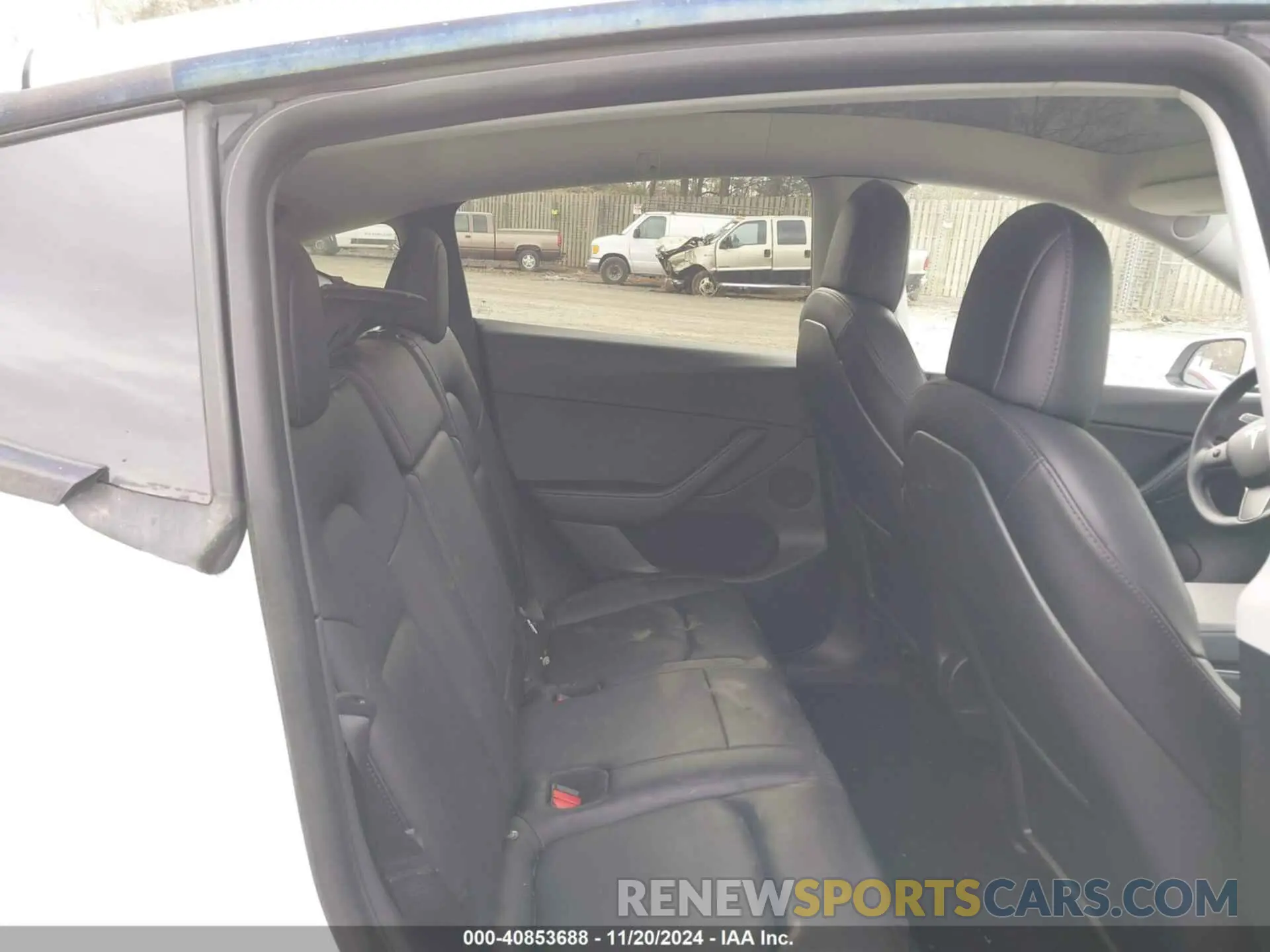 8 Photograph of a damaged car 5YJYGDEE3LF049077 TESLA MODEL Y 2020