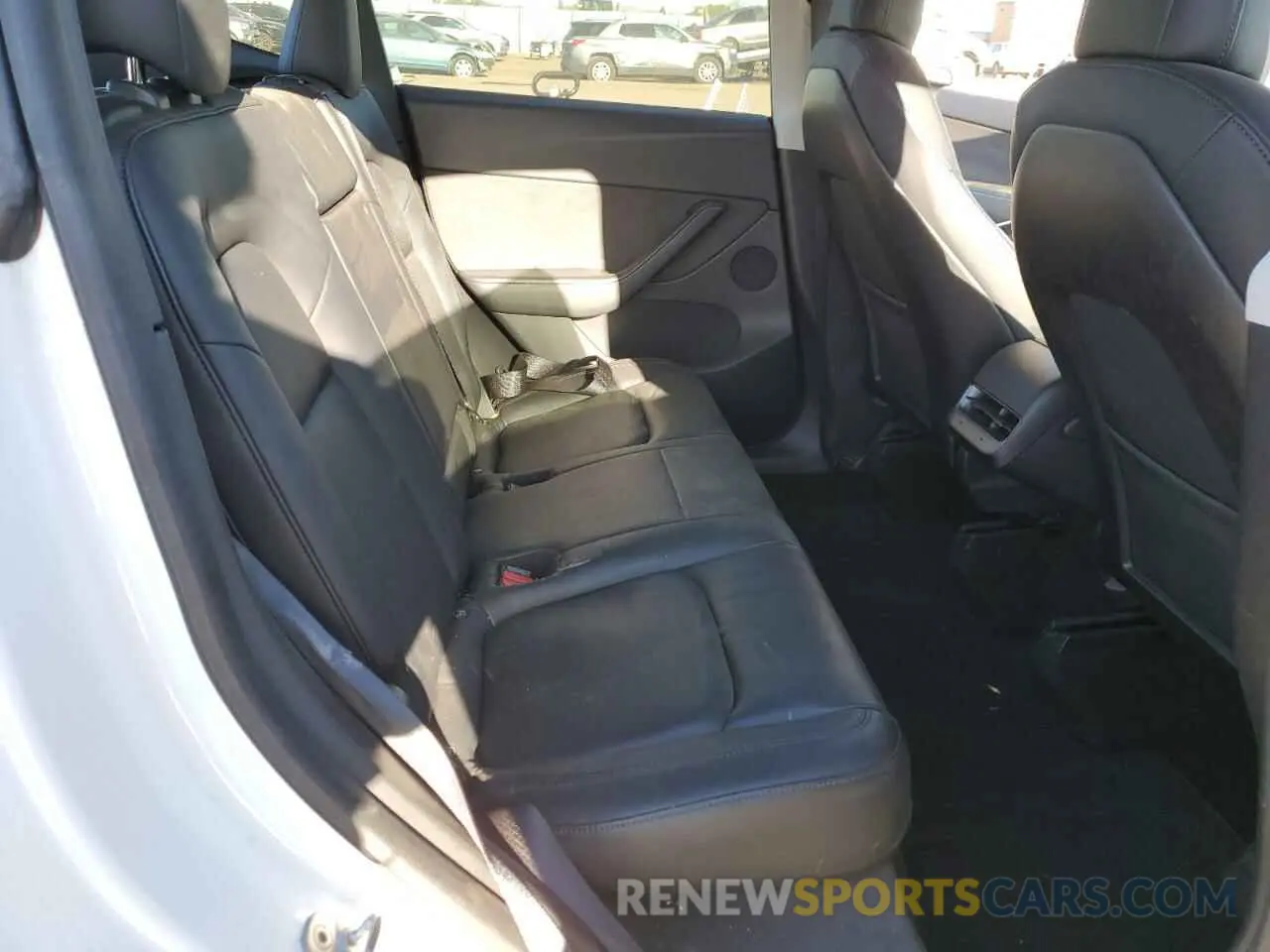 10 Photograph of a damaged car 5YJYGDEE4LF015455 TESLA MODEL Y 2020
