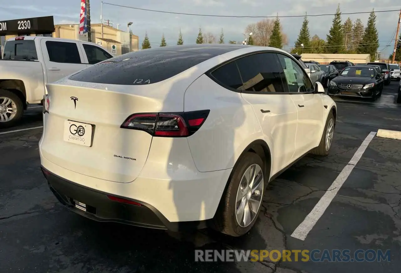 4 Photograph of a damaged car 5YJYGDEE4LF017433 TESLA MODEL Y 2020