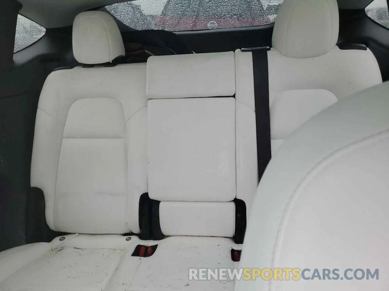 10 Photograph of a damaged car 5YJYGDEE4LF052702 TESLA MODEL Y 2020
