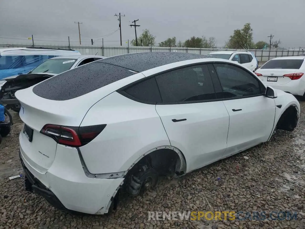 3 Photograph of a damaged car 5YJYGDEE4LF052702 TESLA MODEL Y 2020
