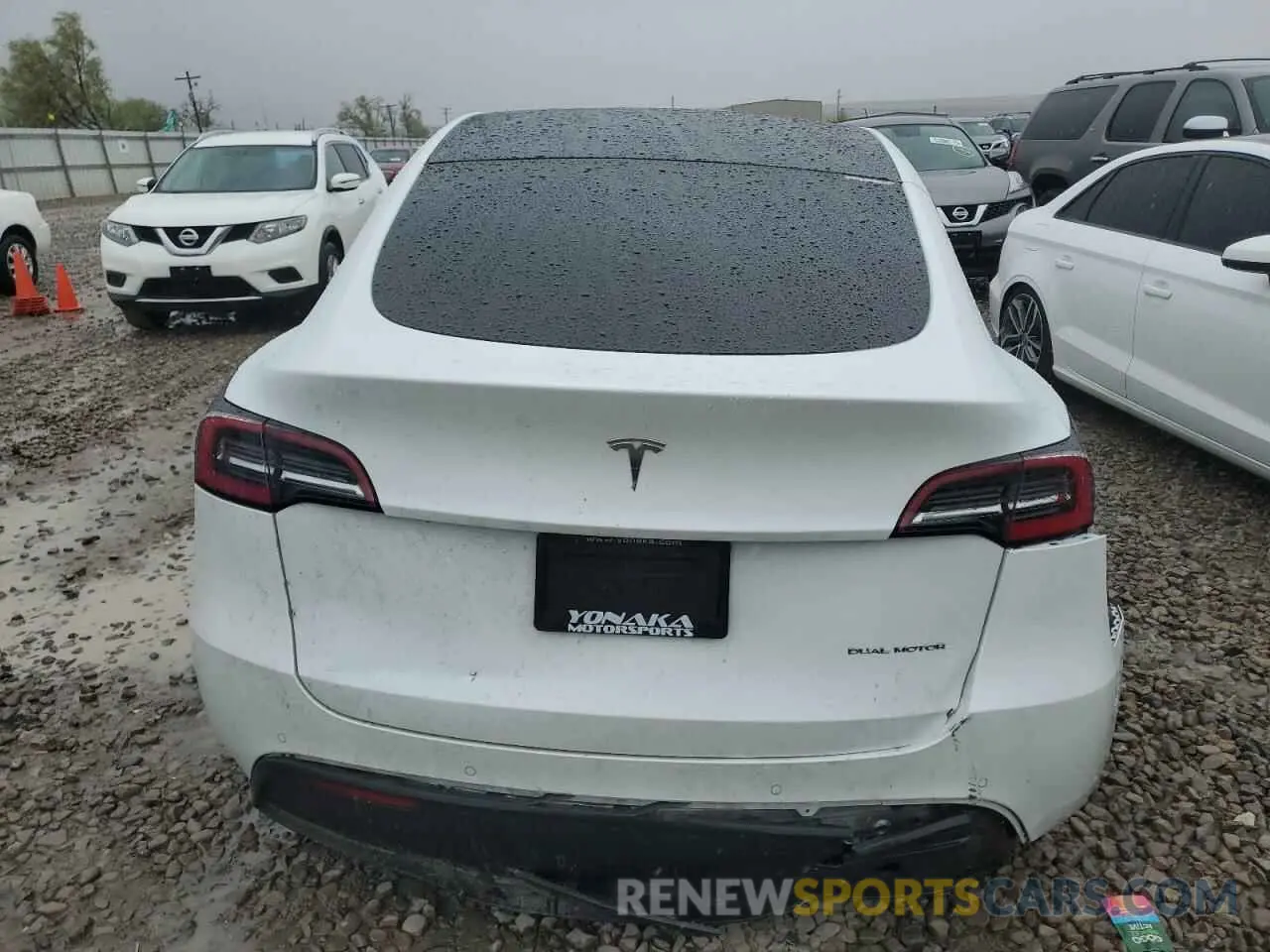6 Photograph of a damaged car 5YJYGDEE4LF052702 TESLA MODEL Y 2020