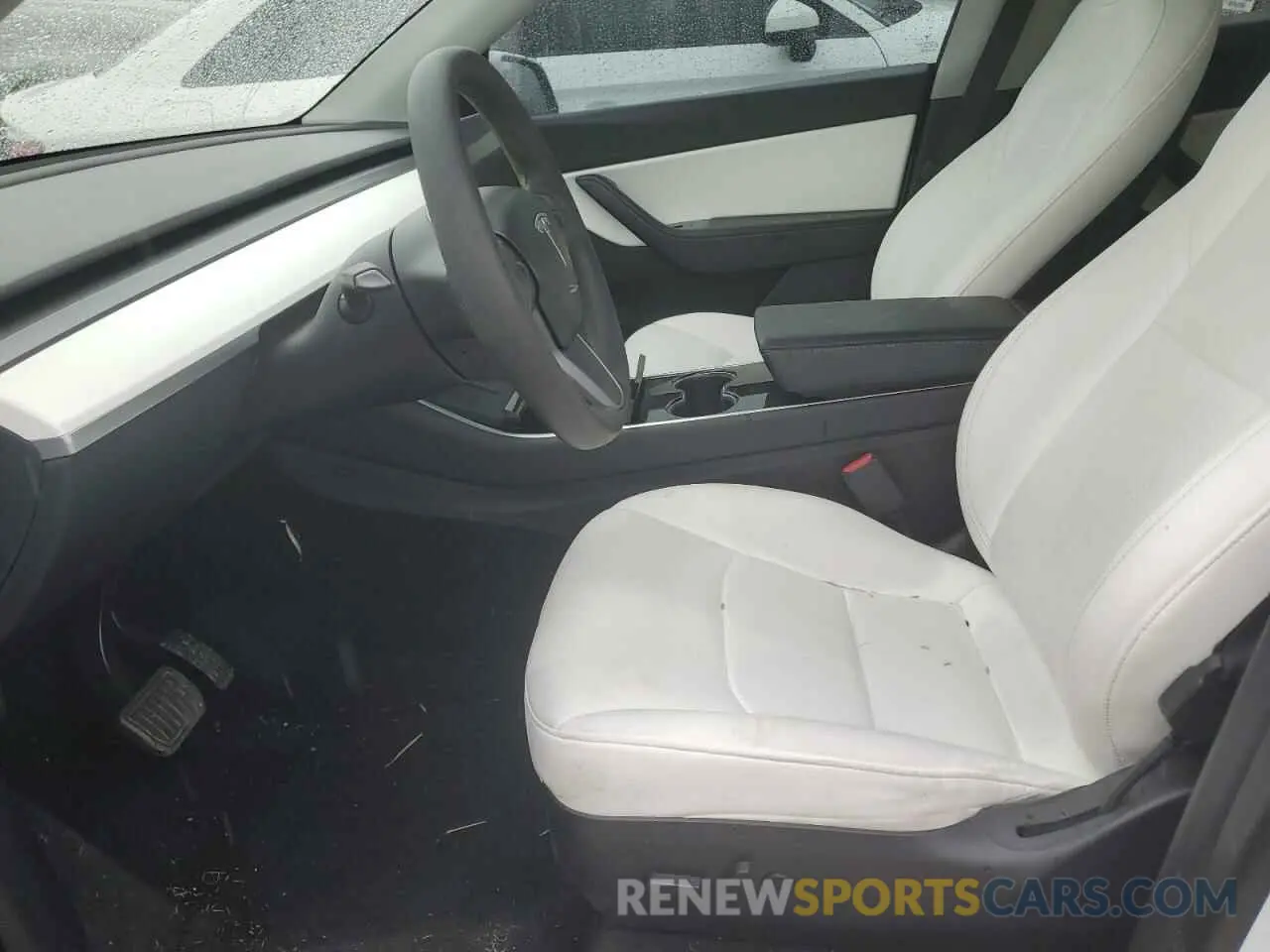 7 Photograph of a damaged car 5YJYGDEE4LF052702 TESLA MODEL Y 2020
