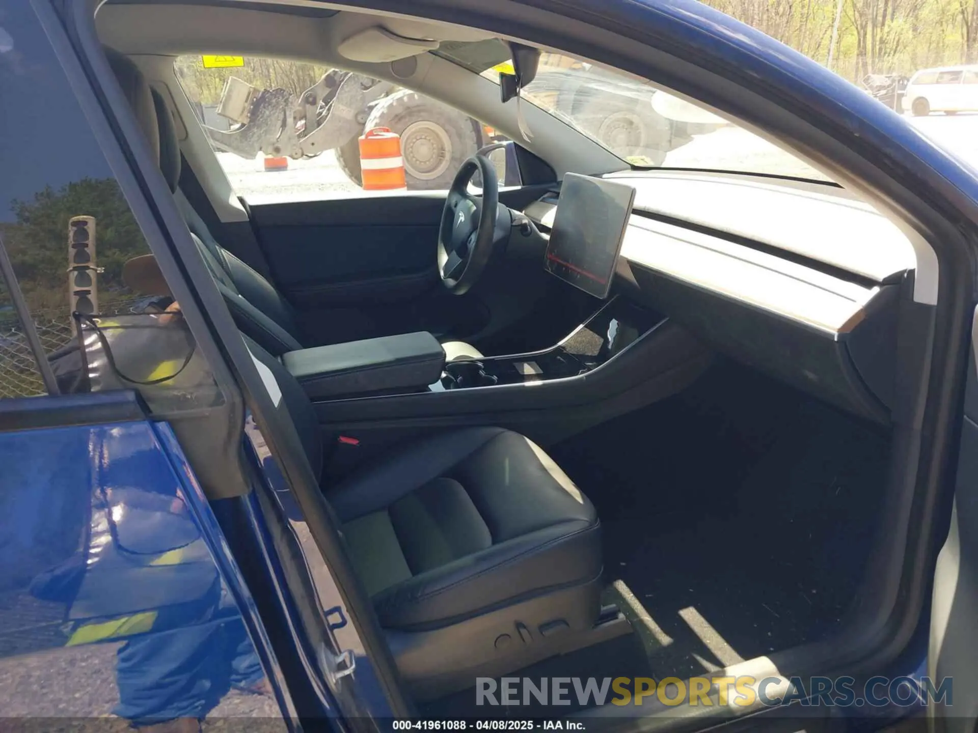 5 Photograph of a damaged car 5YJYGDEE5LF006800 TESLA MODEL Y 2020