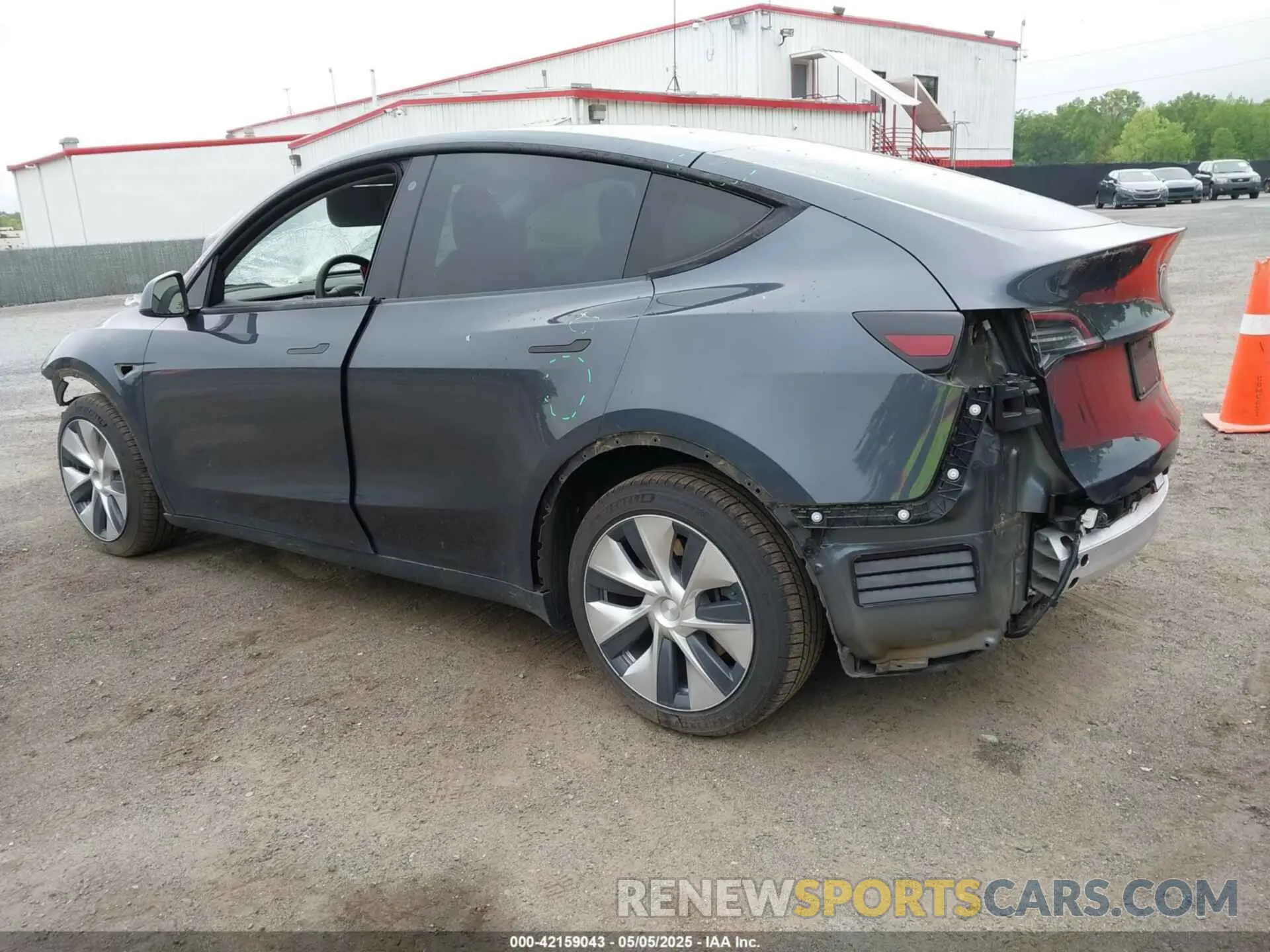 3 Photograph of a damaged car 5YJYGDEE5LF013245 TESLA MODEL Y 2020