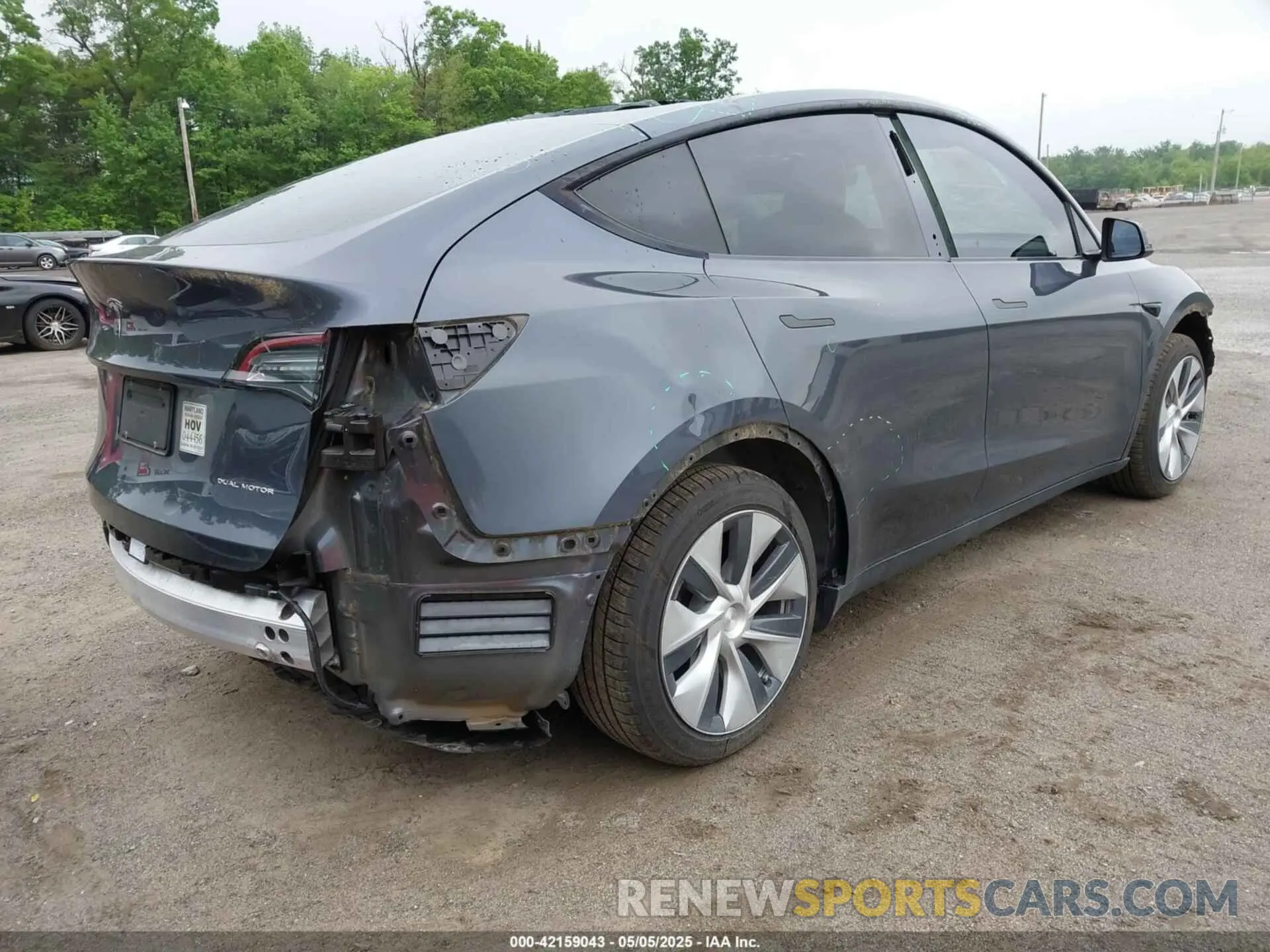 4 Photograph of a damaged car 5YJYGDEE5LF013245 TESLA MODEL Y 2020