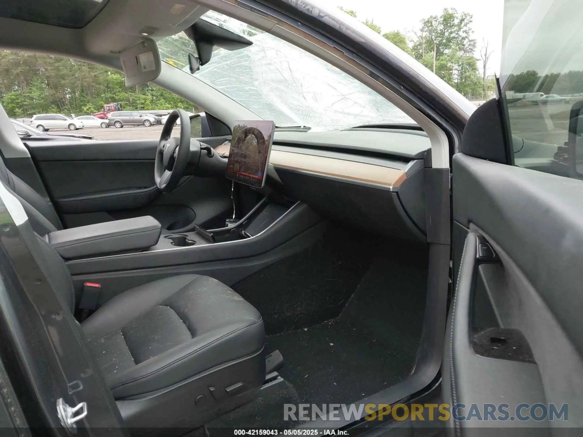 5 Photograph of a damaged car 5YJYGDEE5LF013245 TESLA MODEL Y 2020