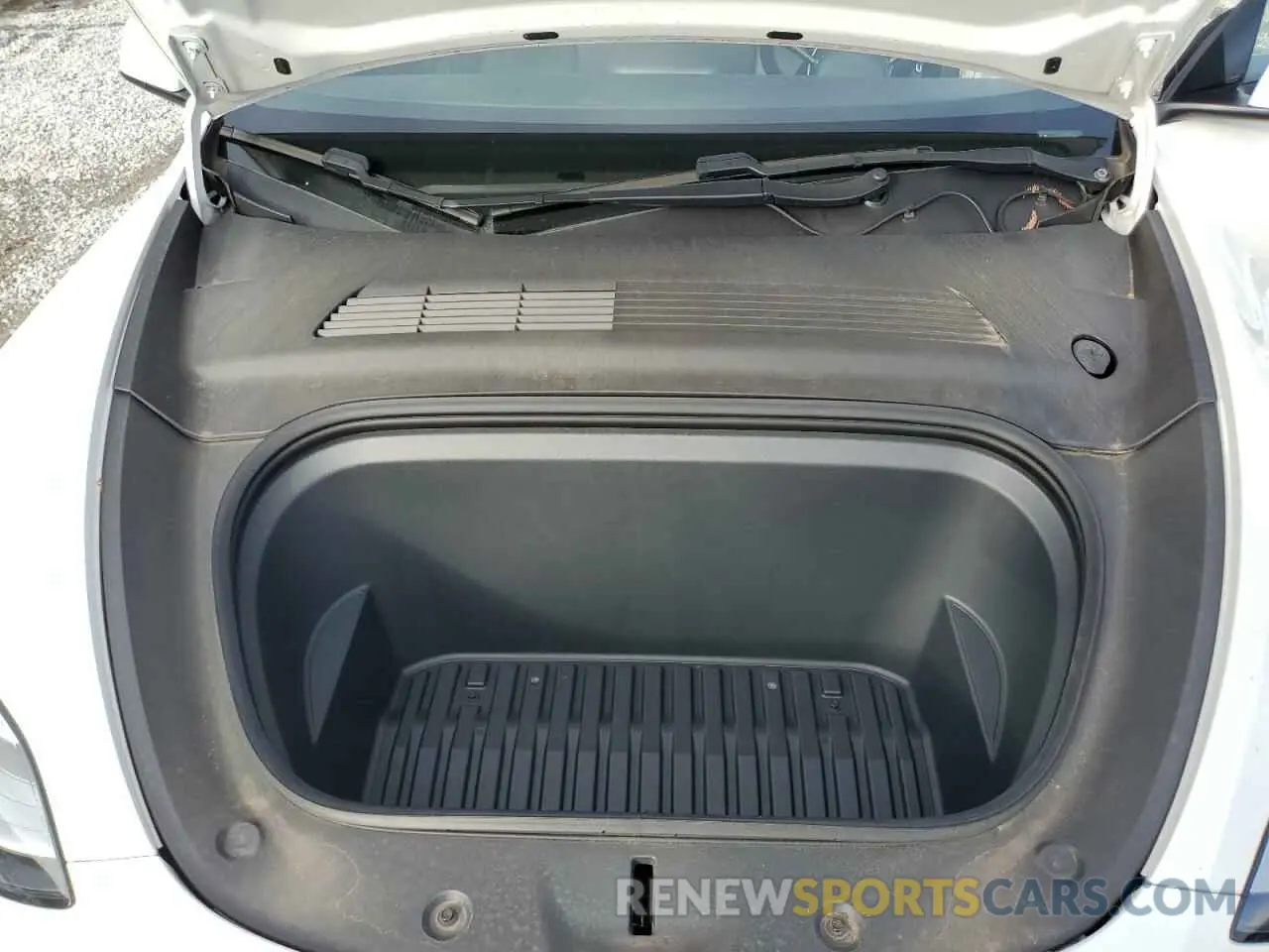 11 Photograph of a damaged car 5YJYGDEE5LF028246 TESLA MODEL Y 2020