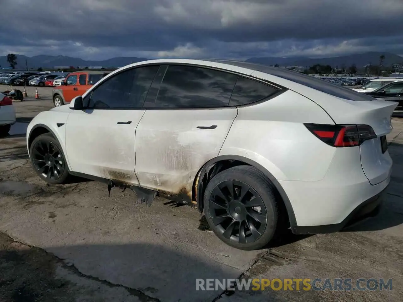 2 Photograph of a damaged car 5YJYGDEE5LF040347 TESLA MODEL Y 2020