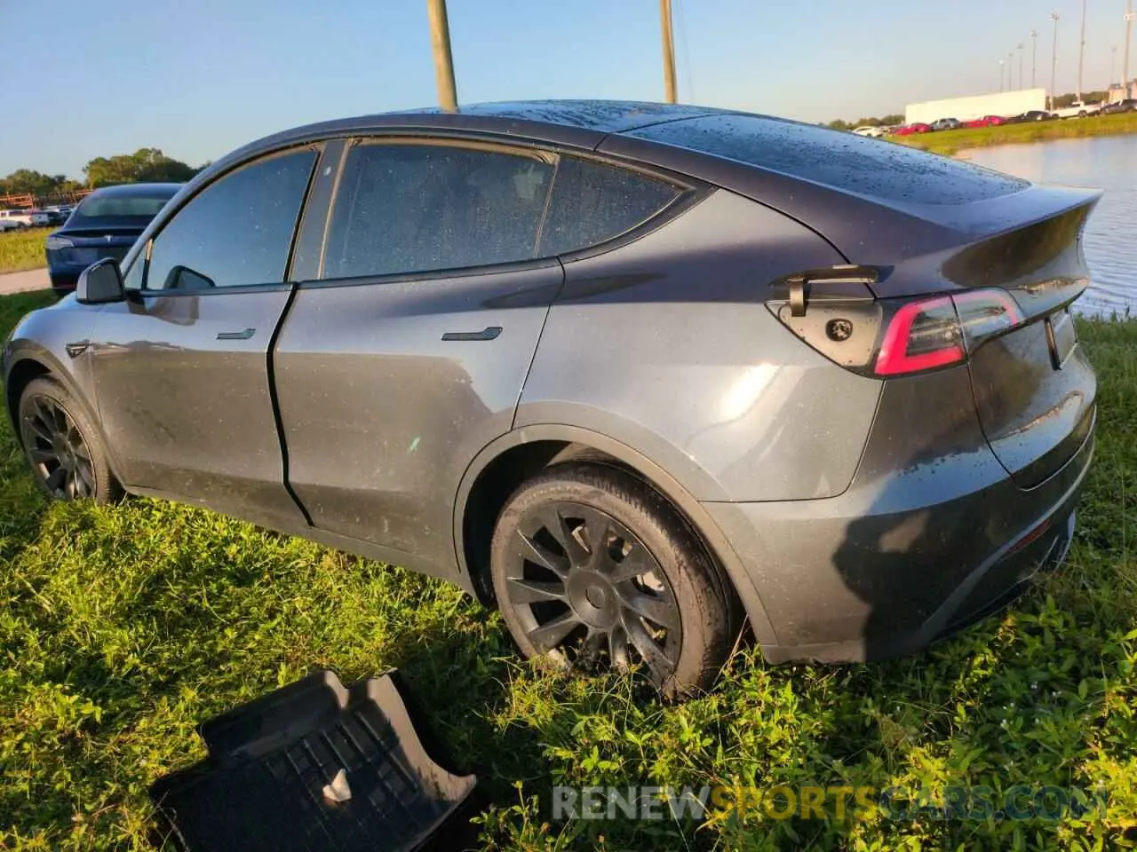 2 Фотография поврежденного автомобиля 5YJYGDEE5LF041577 TESLA MODEL Y 2020