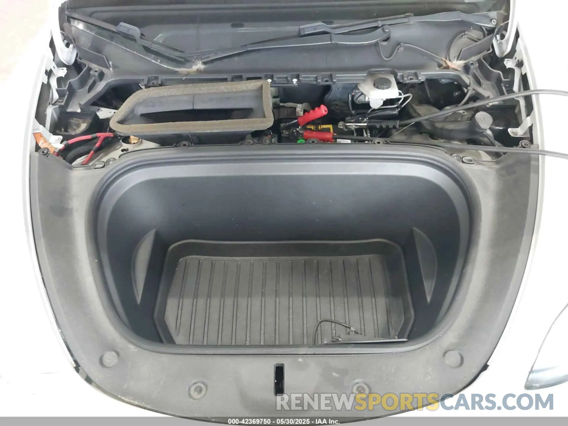 10 Photograph of a damaged car 5YJYGDEE5LF041935 TESLA MODEL Y 2020