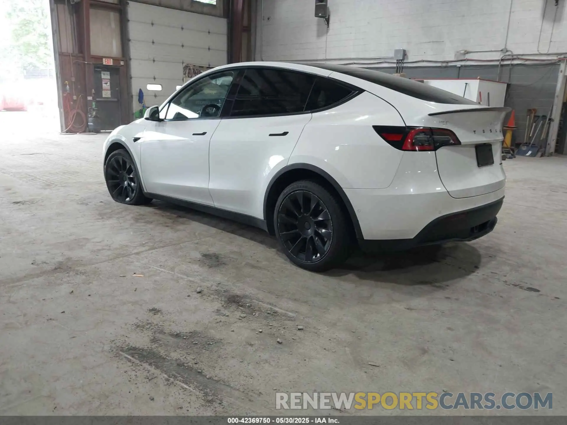 3 Photograph of a damaged car 5YJYGDEE5LF041935 TESLA MODEL Y 2020