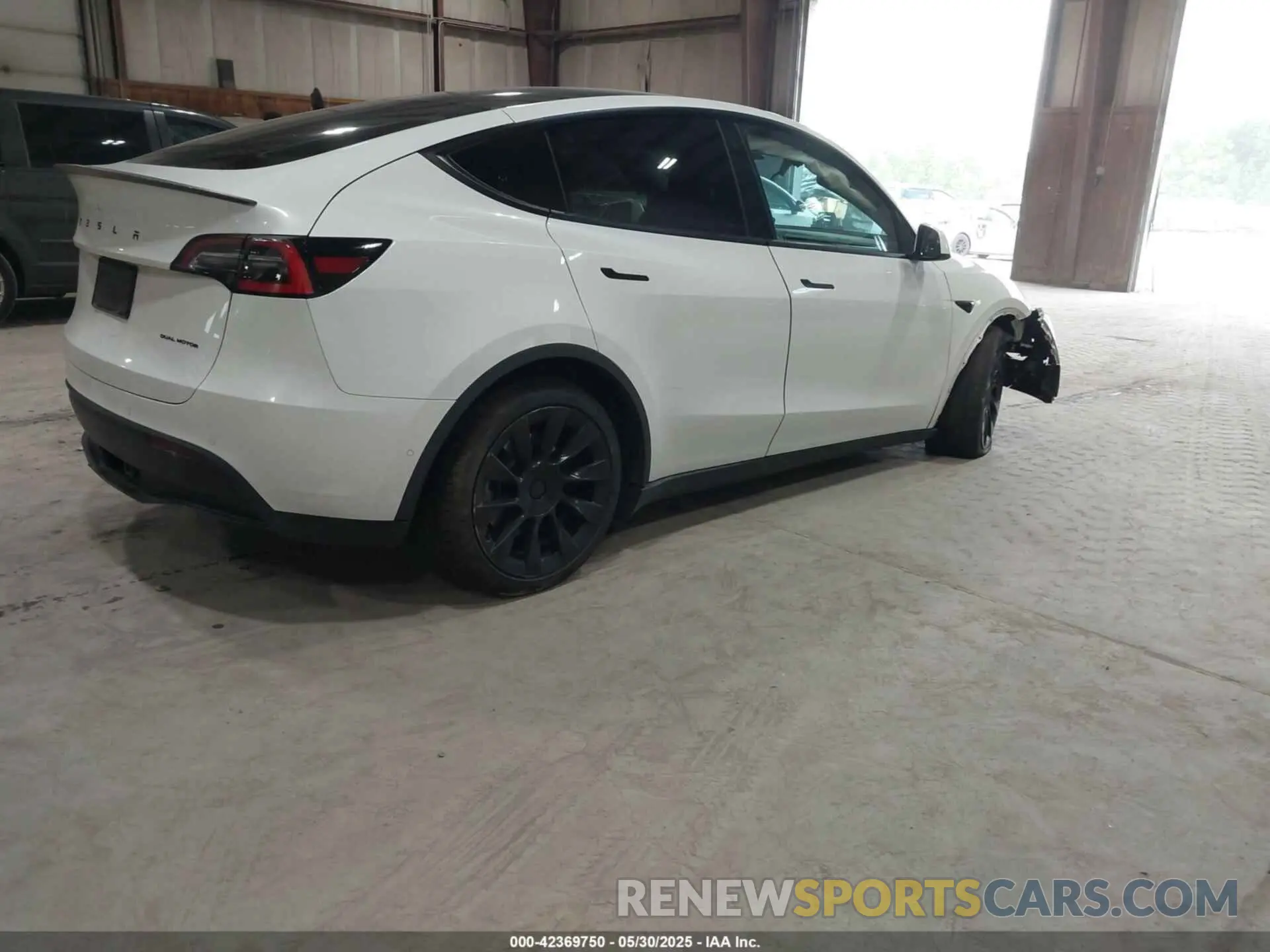 4 Photograph of a damaged car 5YJYGDEE5LF041935 TESLA MODEL Y 2020