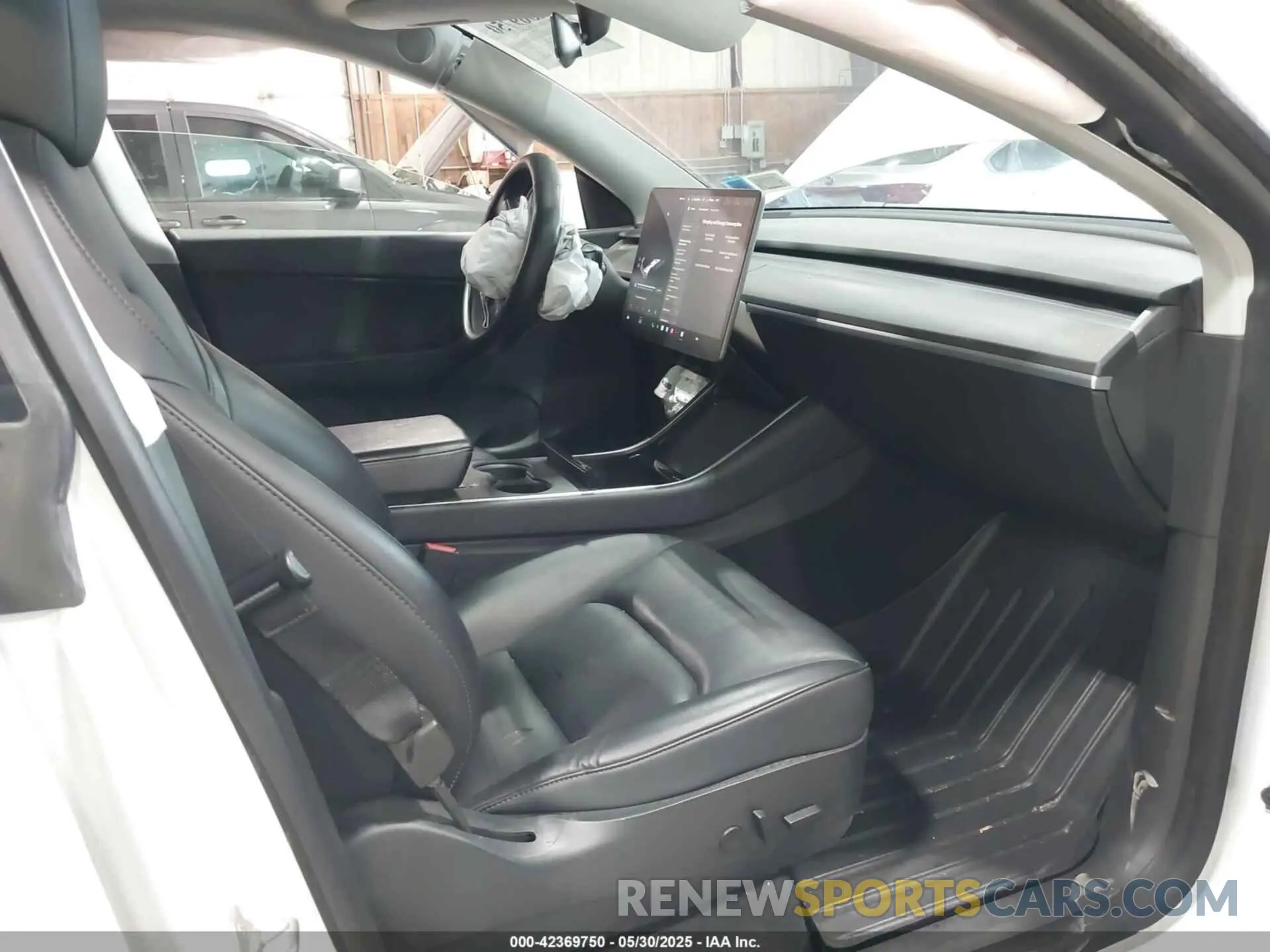 5 Photograph of a damaged car 5YJYGDEE5LF041935 TESLA MODEL Y 2020