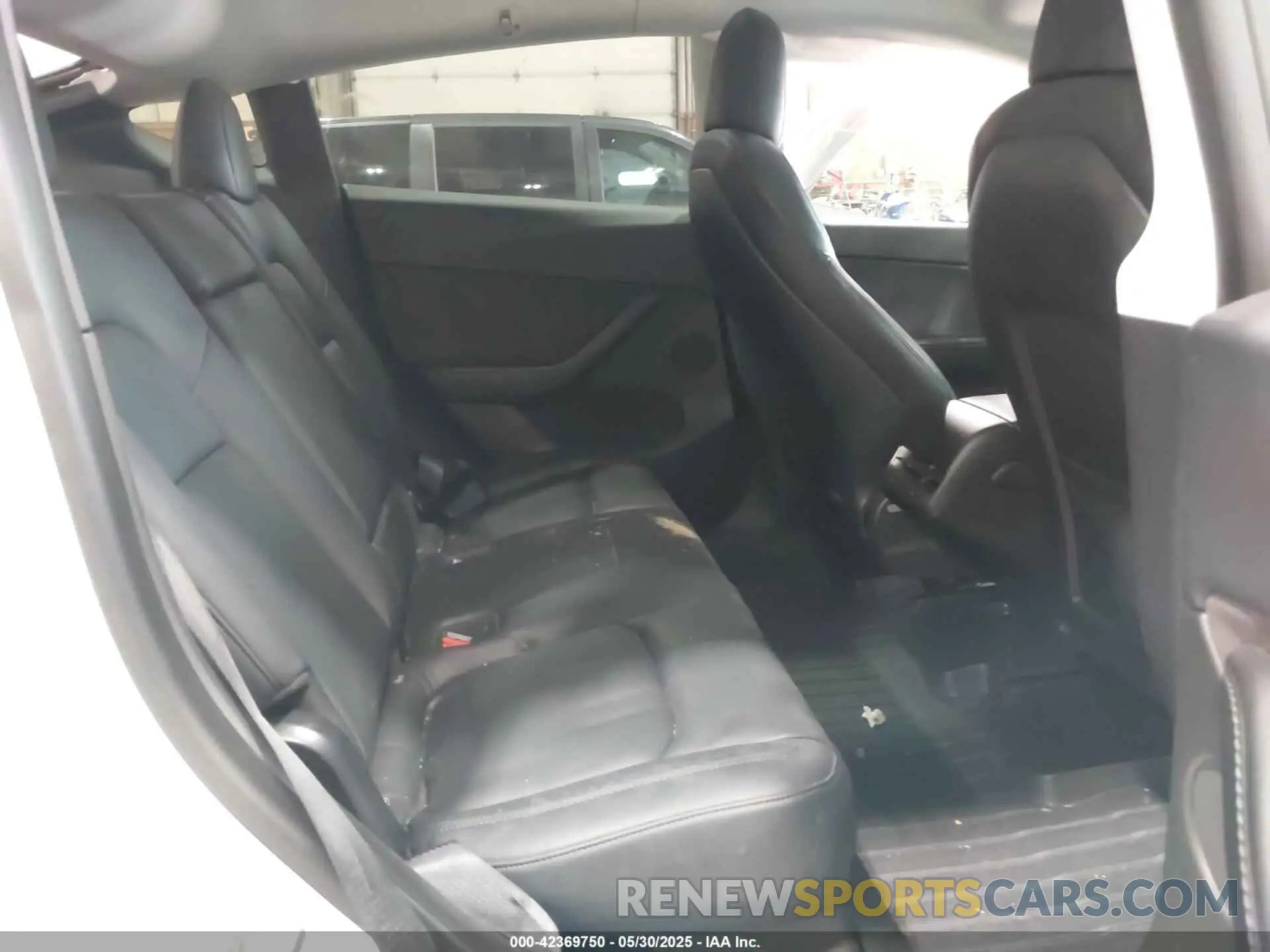 8 Photograph of a damaged car 5YJYGDEE5LF041935 TESLA MODEL Y 2020