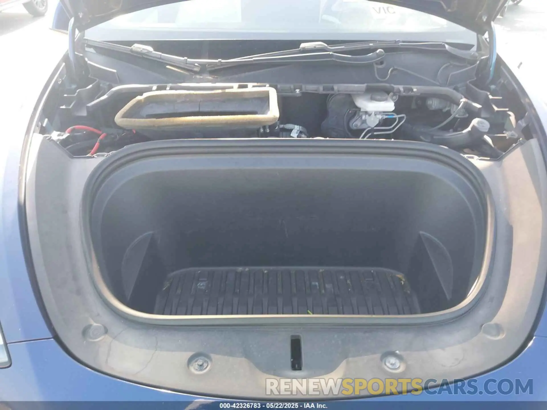10 Photograph of a damaged car 5YJYGDEE6LF027400 TESLA MODEL Y 2020