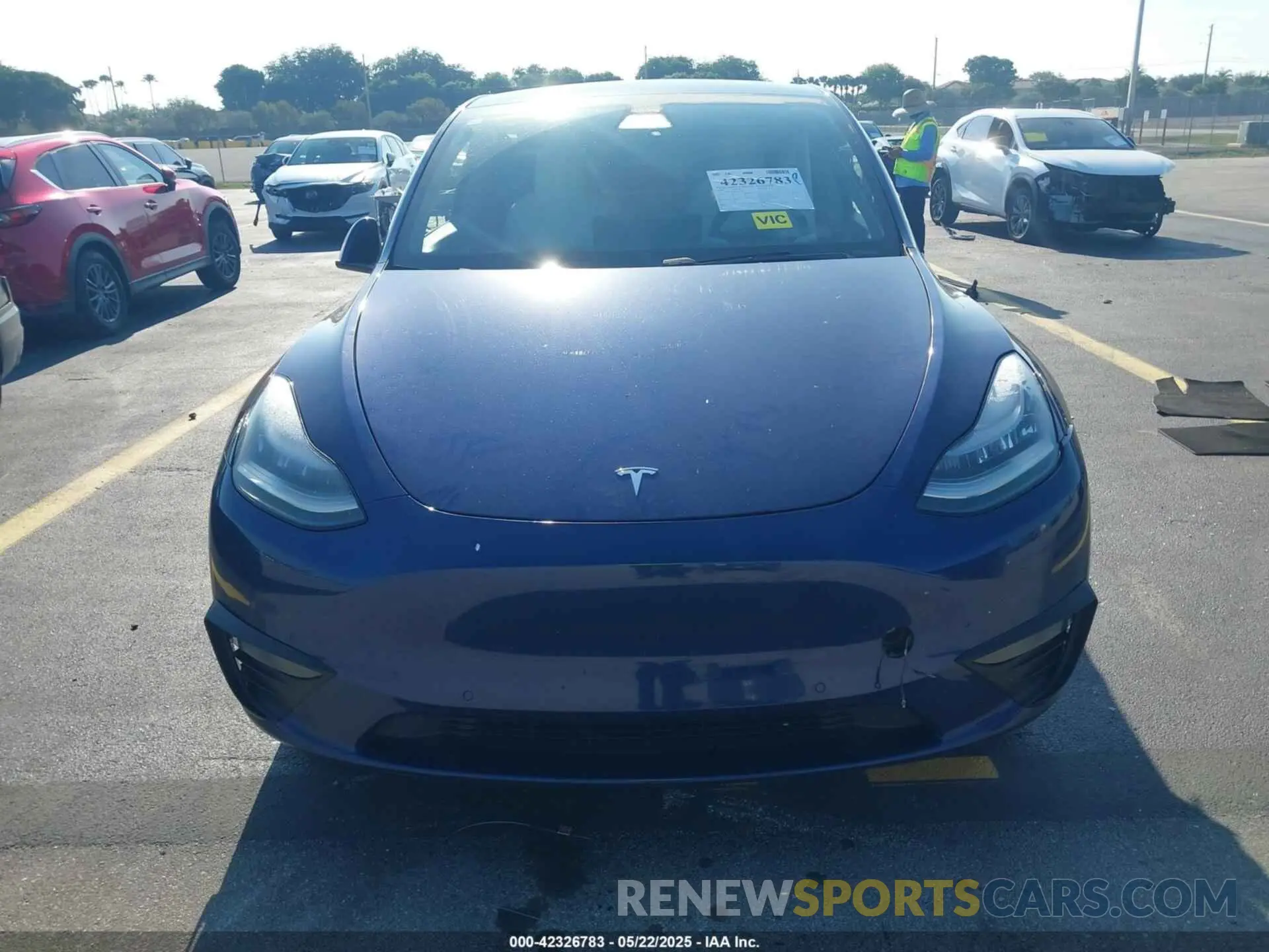 11 Photograph of a damaged car 5YJYGDEE6LF027400 TESLA MODEL Y 2020
