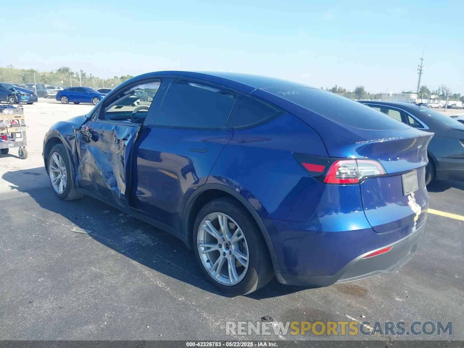 3 Photograph of a damaged car 5YJYGDEE6LF027400 TESLA MODEL Y 2020