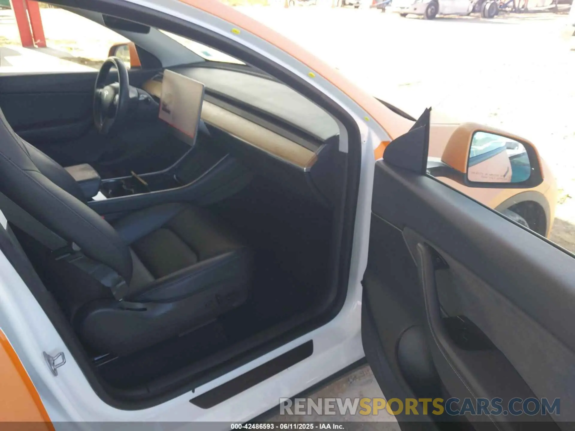 5 Photograph of a damaged car 5YJYGDEE6LF030717 TESLA MODEL Y 2020