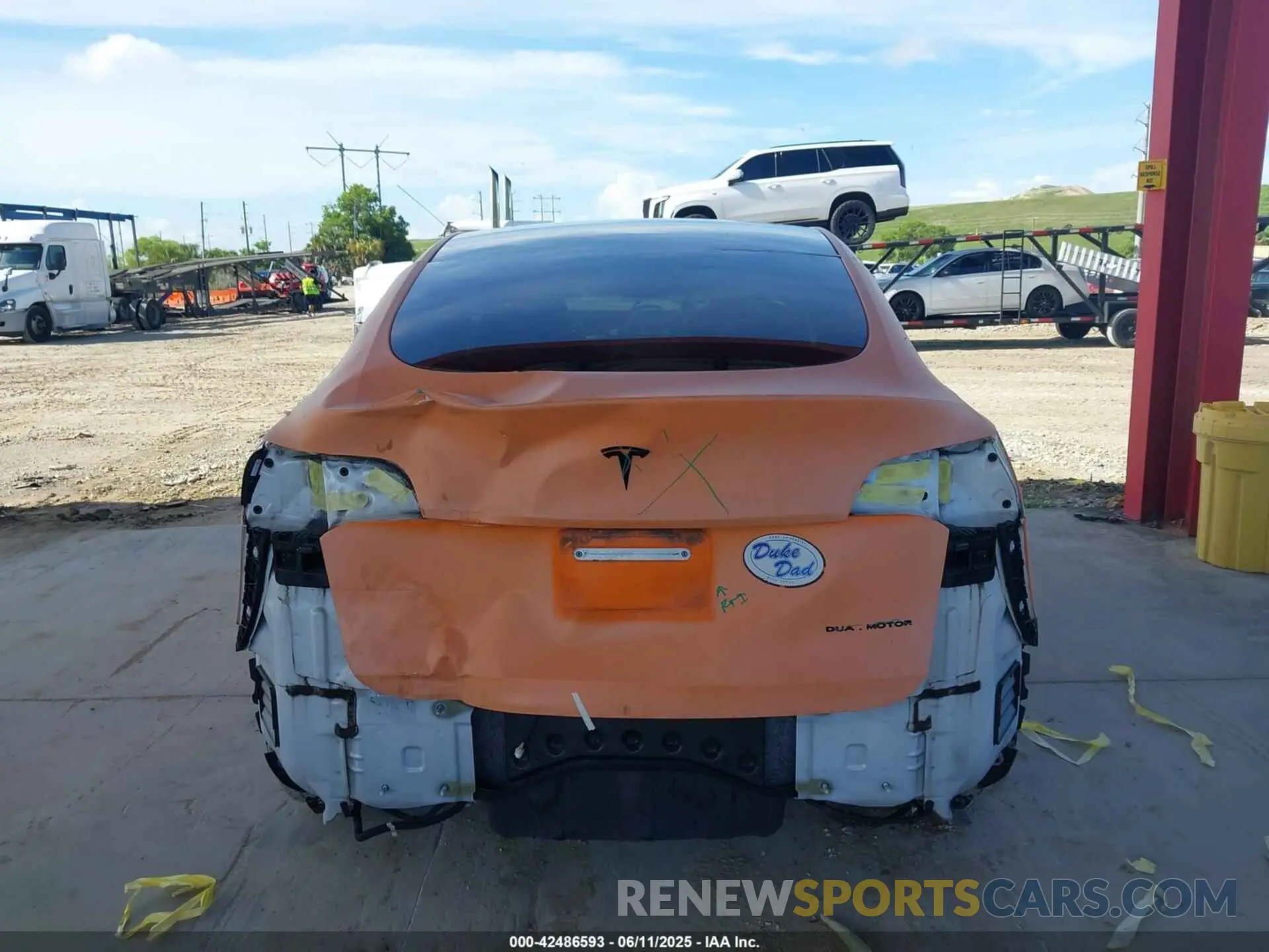 6 Photograph of a damaged car 5YJYGDEE6LF030717 TESLA MODEL Y 2020
