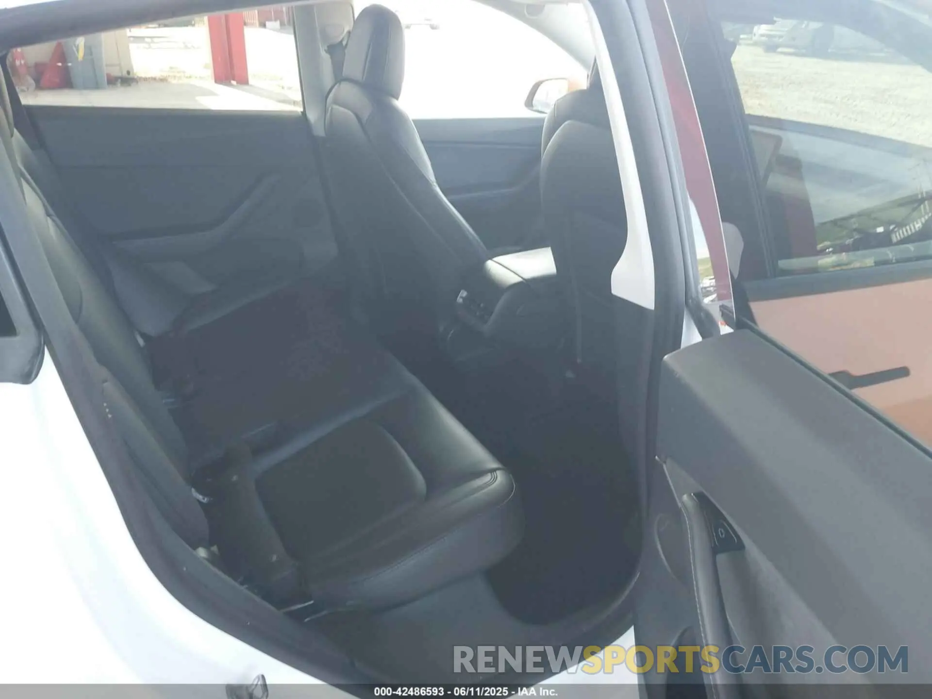 8 Photograph of a damaged car 5YJYGDEE6LF030717 TESLA MODEL Y 2020