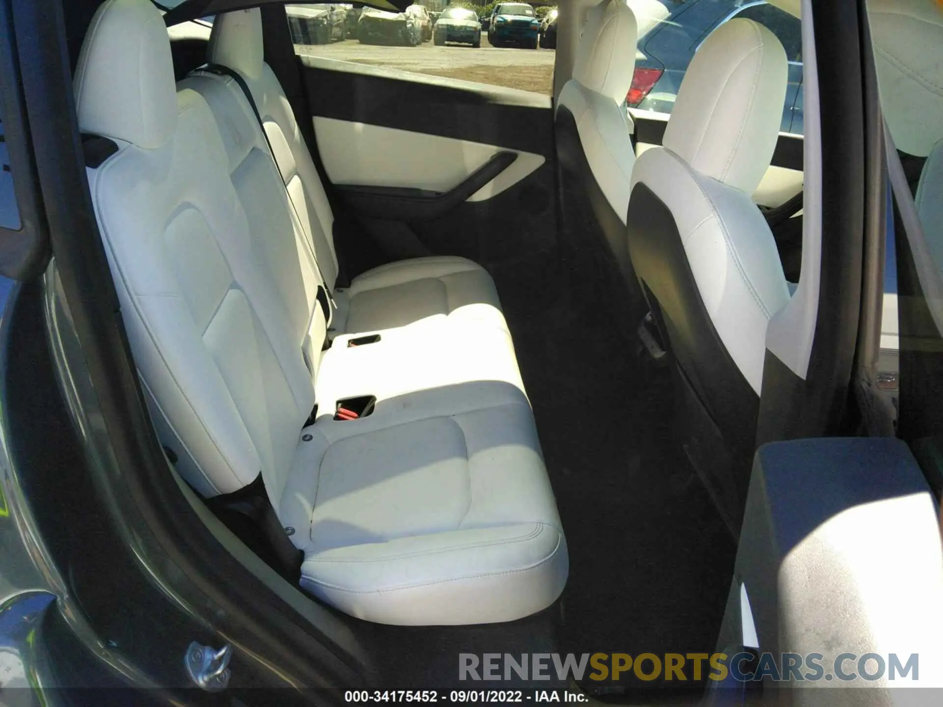 8 Photograph of a damaged car 5YJYGDEE6LF042754 TESLA MODEL Y 2020