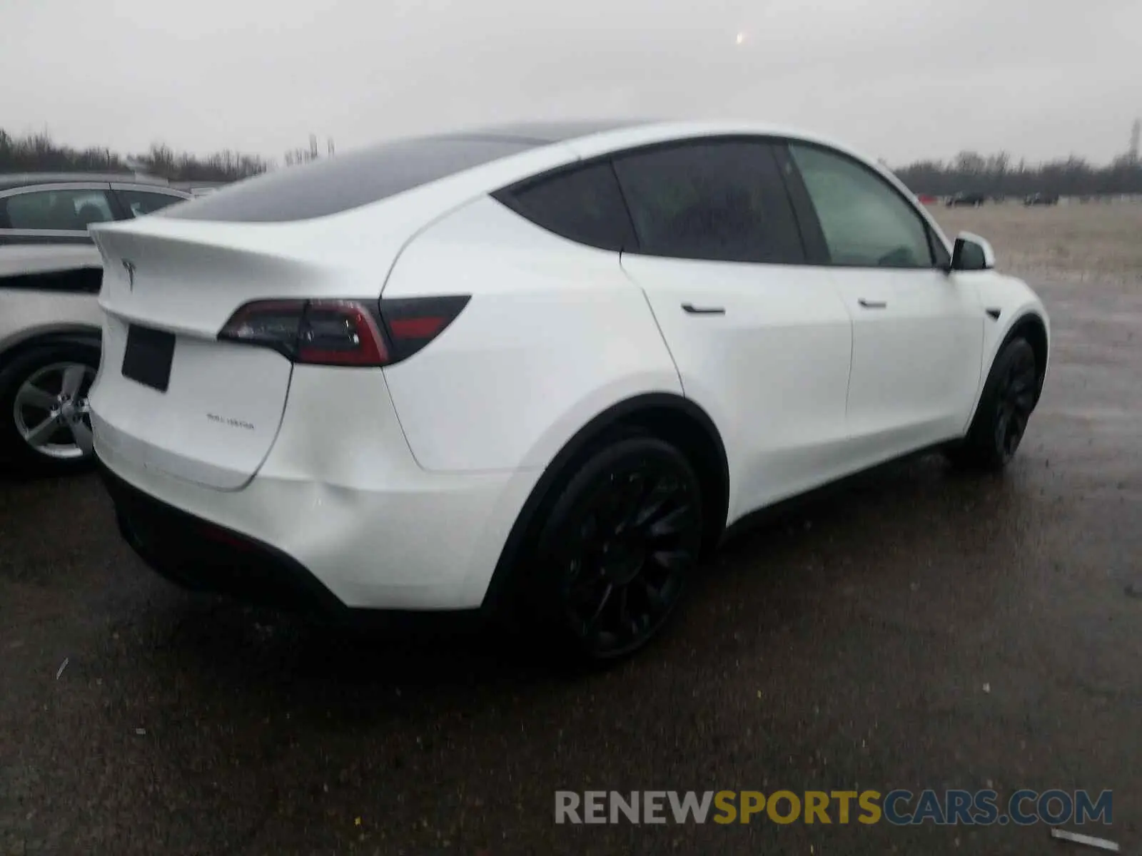 4 Photograph of a damaged car 5YJYGDEE7LF008905 TESLA MODEL Y 2020